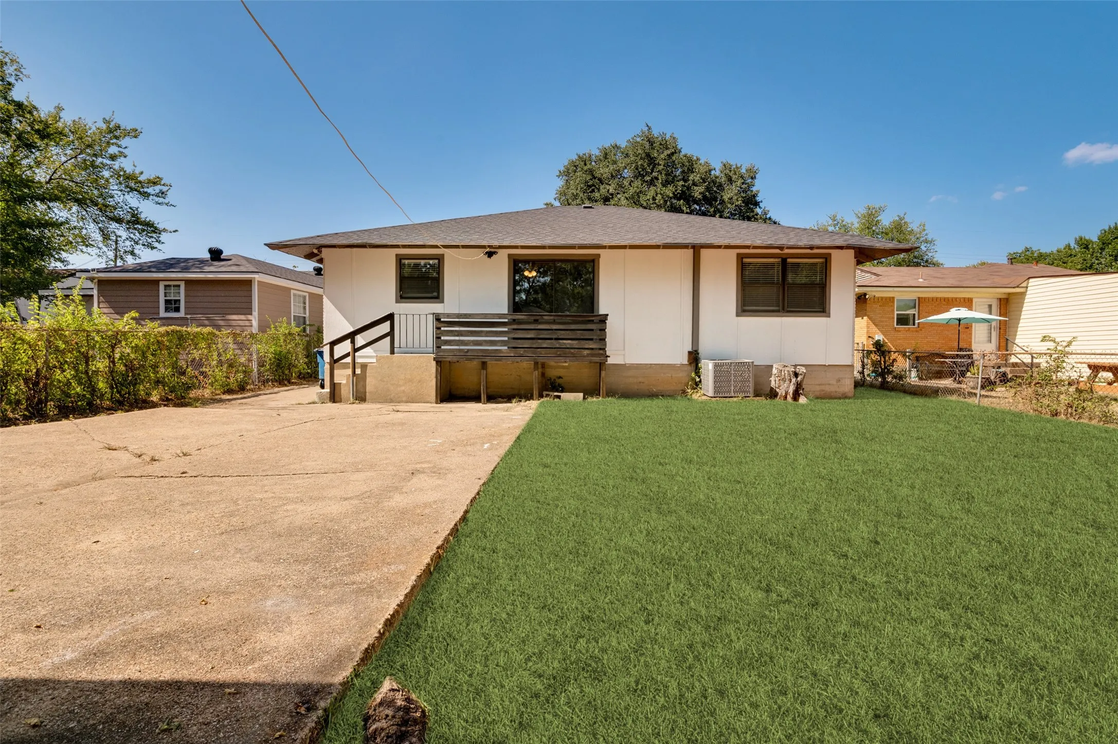 Single Family Residence For Sale in Dallas County , 3838 Dutton Drive, Dallas, Texas 75211, 4 Bedroom, 2 Bathroom, 1 Garage spaces, 1,976 Sqft, built in 1956, mls#21363359, Real Estate Agent in Dallas, Homes For Sale in Dallas county, Homes For Sale in Dallas, Realtor in Dallas Texas, Real Estate Brokerage Independent Realty Texas, Luminita Cordes Realtor