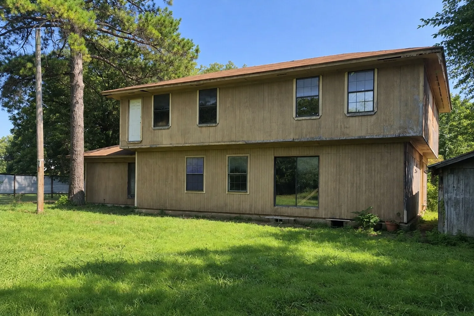 Single Family Residence For Sale in Eastland County , 308 E Patterson Street, Eastland, Texas 76448, 3 Bedroom, 2 Bathroom, 1 Garage spaces, 3,783 Sqft, built in 1950, mls#21363132, Real Estate Agent in Eastland, Homes For Sale in Eastland county, Homes For Sale in Eastland, Realtor in Eastland Texas, Real Estate Brokerage Independent Realty Texas, Luminita Cordes Realtor