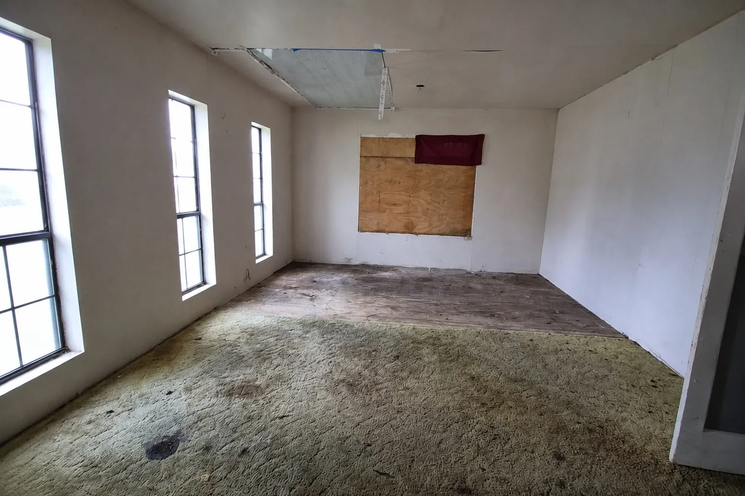 Single Family Residence For Sale in Eastland County , 308 E Patterson Street, Eastland, Texas 76448, 3 Bedroom, 2 Bathroom, 1 Garage spaces, 3,783 Sqft, built in 1950, mls#21363132, Real Estate Agent in Eastland, Homes For Sale in Eastland county, Homes For Sale in Eastland, Realtor in Eastland Texas, Real Estate Brokerage Independent Realty Texas, Luminita Cordes Realtor