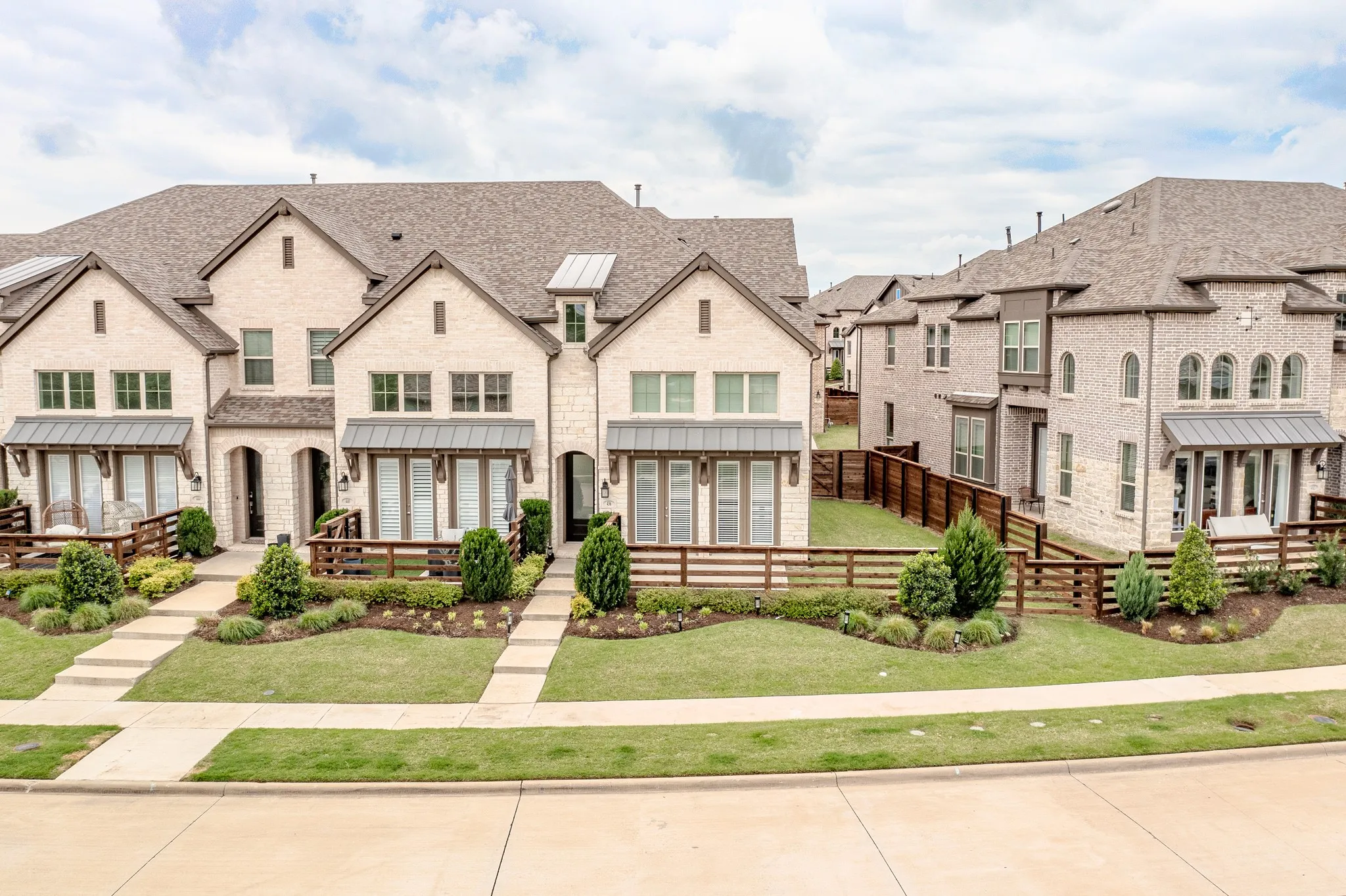 Townhouse For Sale in Collin County , 436 Somerville Drive, Mc Kinney, Texas 75071, 3 Bedroom, 3 Bathroom, 2 Garage spaces, 1,827 Sqft, built in 2021, mls#21363257, Real Estate Agent in Mc Kinney, Homes For Sale in Collin county, Homes For Sale in Mc Kinney, Realtor in Mc Kinney Texas, Real Estate Brokerage Independent Realty Texas, Luminita Cordes Realtor