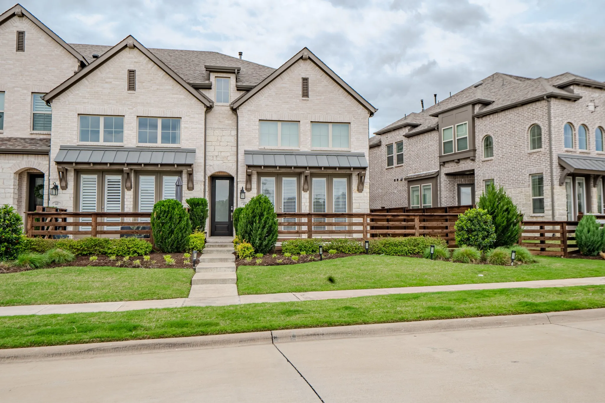 Townhouse For Sale in Collin County , 436 Somerville Drive, Mc Kinney, Texas 75071, 3 Bedroom, 3 Bathroom, 2 Garage spaces, 1,827 Sqft, built in 2021, mls#21363257, Real Estate Agent in Mc Kinney, Homes For Sale in Collin county, Homes For Sale in Mc Kinney, Realtor in Mc Kinney Texas, Real Estate Brokerage Independent Realty Texas, Luminita Cordes Realtor