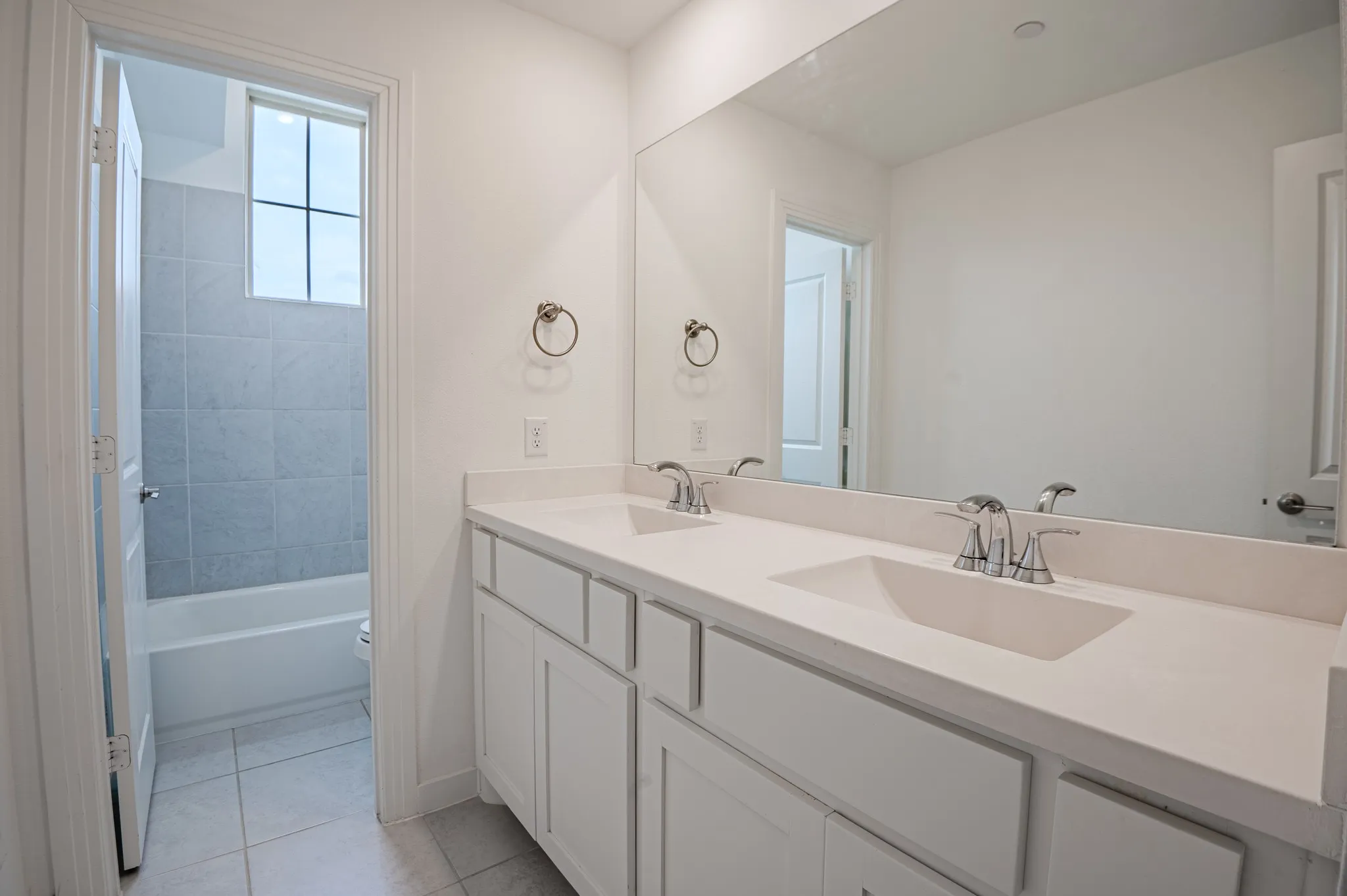Townhouse For Sale in Collin County , 436 Somerville Drive, Mc Kinney, Texas 75071, 3 Bedroom, 3 Bathroom, 2 Garage spaces, 1,827 Sqft, built in 2021, mls#21363257, Real Estate Agent in Mc Kinney, Homes For Sale in Collin county, Homes For Sale in Mc Kinney, Realtor in Mc Kinney Texas, Real Estate Brokerage Independent Realty Texas, Luminita Cordes Realtor
