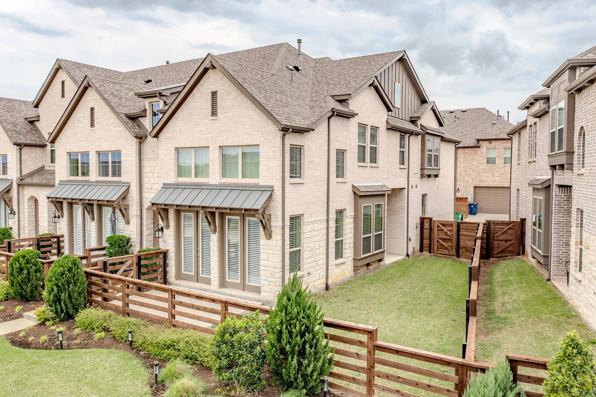 Townhouse For Sale in Collin County , 436 Somerville Drive, Mc Kinney, Texas 75071, 3 Bedroom, 3 Bathroom, 2 Garage spaces, 1,827 Sqft, built in 2021, mls#21363257, Real Estate Agent in Mc Kinney, Homes For Sale in Collin county, Homes For Sale in Mc Kinney, Realtor in Mc Kinney Texas, Real Estate Brokerage Independent Realty Texas, Luminita Cordes Realtor