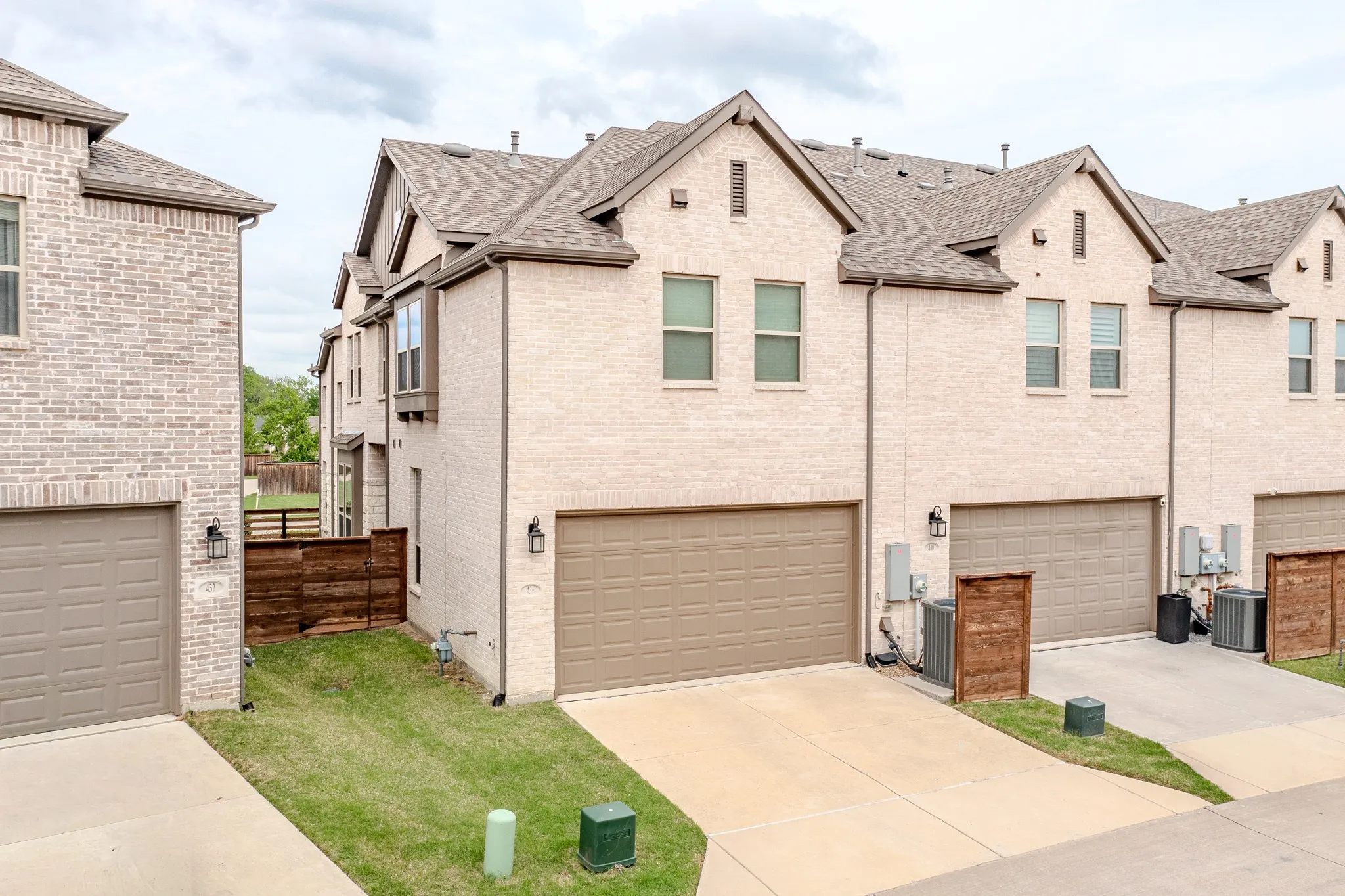 Townhouse For Sale in Collin County , 436 Somerville Drive, Mc Kinney, Texas 75071, 3 Bedroom, 3 Bathroom, 2 Garage spaces, 1,827 Sqft, built in 2021, mls#21363257, Real Estate Agent in Mc Kinney, Homes For Sale in Collin county, Homes For Sale in Mc Kinney, Realtor in Mc Kinney Texas, Real Estate Brokerage Independent Realty Texas, Luminita Cordes Realtor