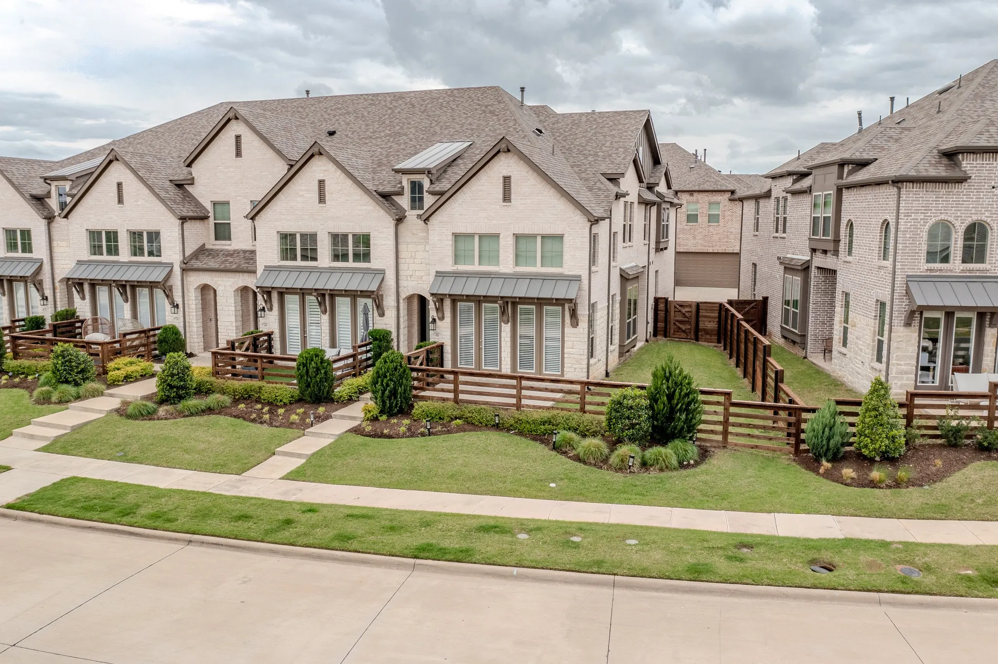 Townhouse For Sale in Collin County , 436 Somerville Drive, Mc Kinney, Texas 75071, 3 Bedroom, 3 Bathroom, 2 Garage spaces, 1,827 Sqft, built in 2021, mls#21363257, Real Estate Agent in Mc Kinney, Homes For Sale in Collin county, Homes For Sale in Mc Kinney, Realtor in Mc Kinney Texas, Real Estate Brokerage Independent Realty Texas, Luminita Cordes Realtor