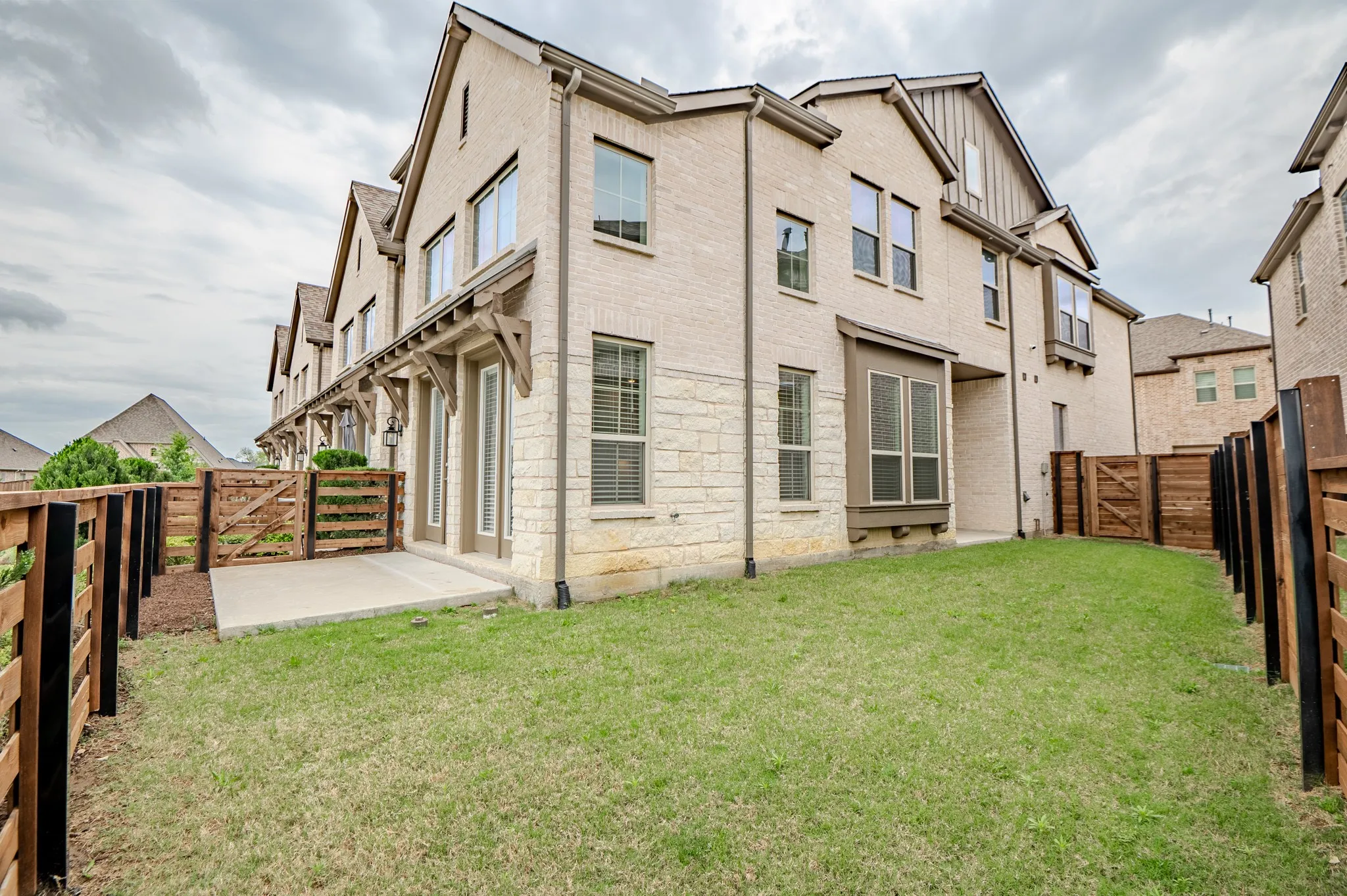 Townhouse For Sale in Collin County , 436 Somerville Drive, Mc Kinney, Texas 75071, 3 Bedroom, 3 Bathroom, 2 Garage spaces, 1,827 Sqft, built in 2021, mls#21363257, Real Estate Agent in Mc Kinney, Homes For Sale in Collin county, Homes For Sale in Mc Kinney, Realtor in Mc Kinney Texas, Real Estate Brokerage Independent Realty Texas, Luminita Cordes Realtor