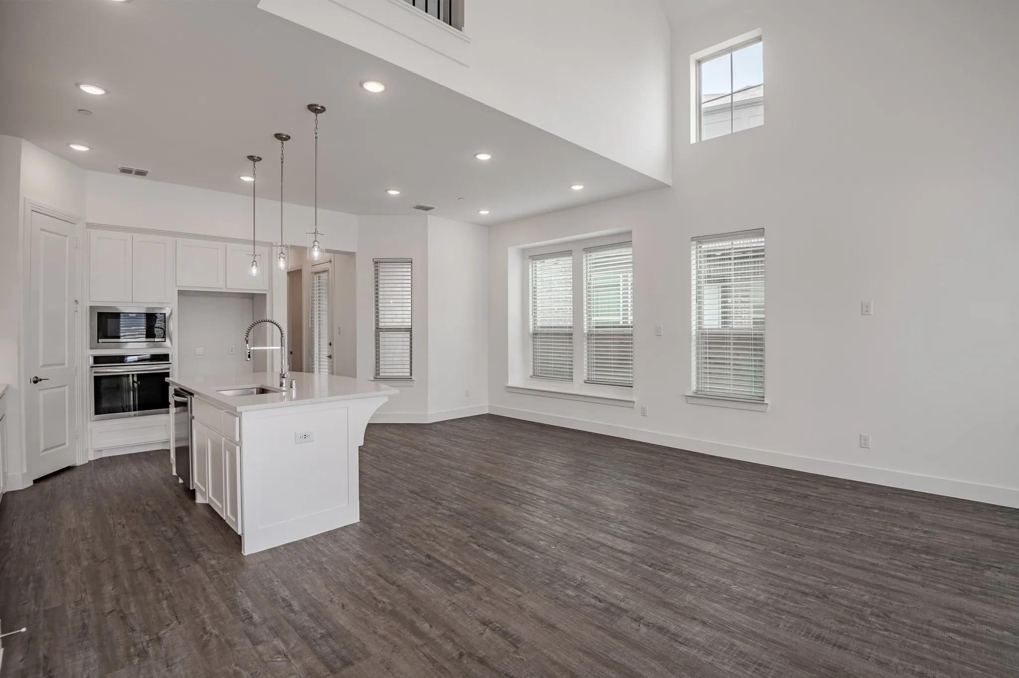 Townhouse For Sale in Collin County , 436 Somerville Drive, Mc Kinney, Texas 75071, 3 Bedroom, 3 Bathroom, 2 Garage spaces, 1,827 Sqft, built in 2021, mls#21363257, Real Estate Agent in Mc Kinney, Homes For Sale in Collin county, Homes For Sale in Mc Kinney, Realtor in Mc Kinney Texas, Real Estate Brokerage Independent Realty Texas, Luminita Cordes Realtor