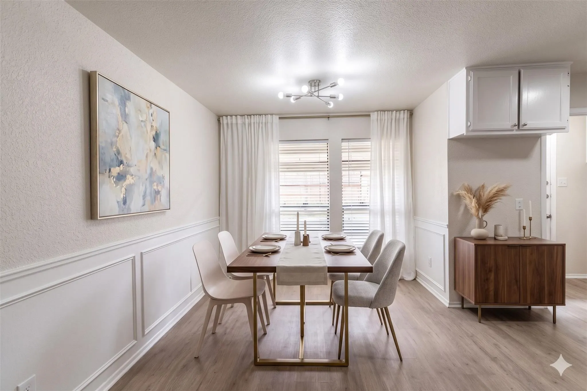 Duplex For Rent in Tarrant County , 1610 Brown Trail, Hurst, Texas 76054, 2 Bedroom, 2 Bathroom, Garage spaces, 1,654 Sqft, built in 1979, mls#21359890, Real Estate Agent in Hurst, Homes For Rent in Tarrant county, Homes For Rent in Hurst, Realtor in Hurst Texas, Real Estate Brokerage Independent Realty Texas, Luminita Cordes Realtor