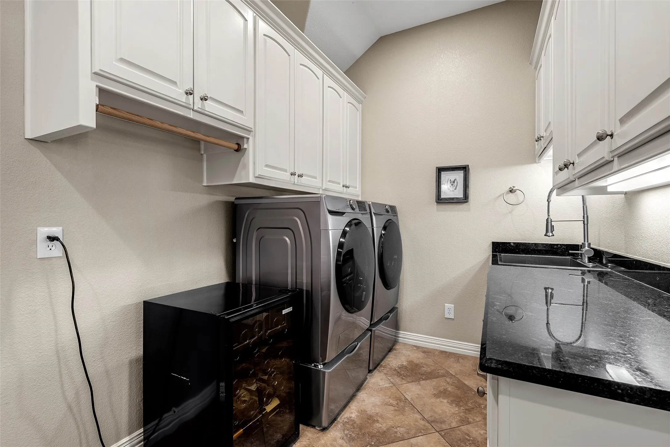 Single Family Residence For Sale in Mc Lennan County , 101 Morningview Circle, Waco, Texas 76708, 3 Bedroom, 3 Bathroom, 2 Garage spaces, 2,673 Sqft, built in 2007, mls#21362385, Real Estate Agent in Waco, Homes For Sale in Mc Lennan county, Homes For Sale in Waco, Realtor in Waco Texas, Real Estate Brokerage Independent Realty Texas, Luminita Cordes Realtor