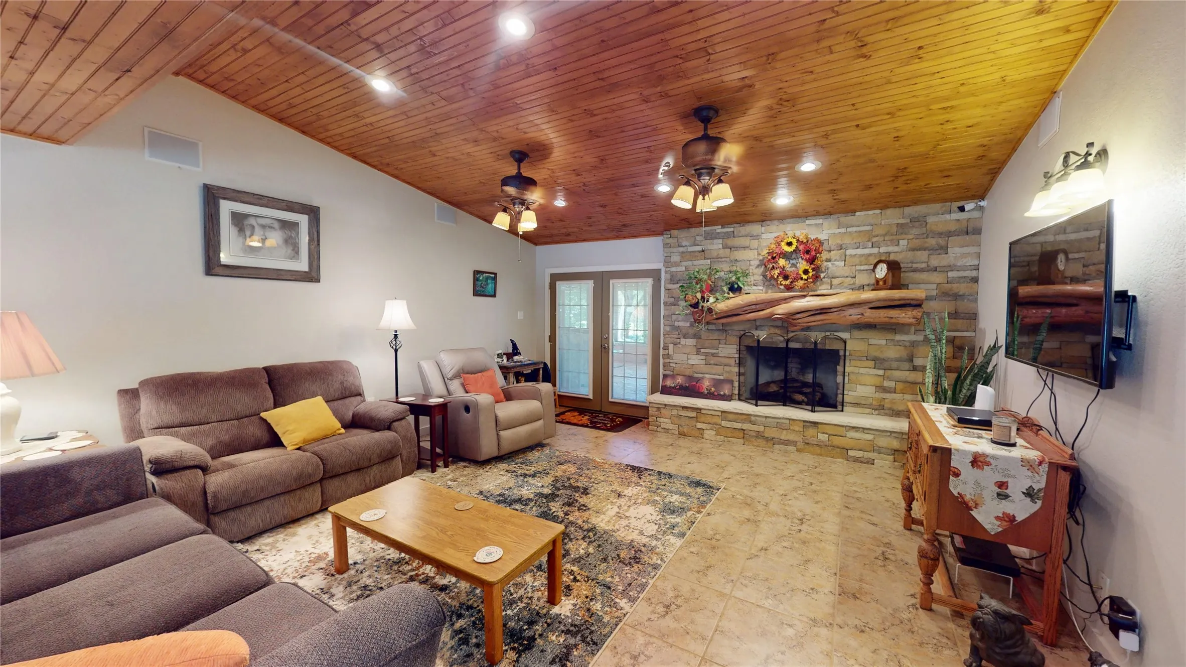 Single Family Residence For Sale in Mc Culloch County , 1115 W 12th Street, Brady, Texas 76825, 3 Bedroom, 2 Bathroom, 1 Garage spaces, 2,170 Sqft, built in 1975, mls#21363154, Real Estate Agent in Brady, Homes For Sale in Mc Culloch county, Homes For Sale in Brady, Realtor in Brady Texas, Real Estate Brokerage Independent Realty Texas, Luminita Cordes Realtor