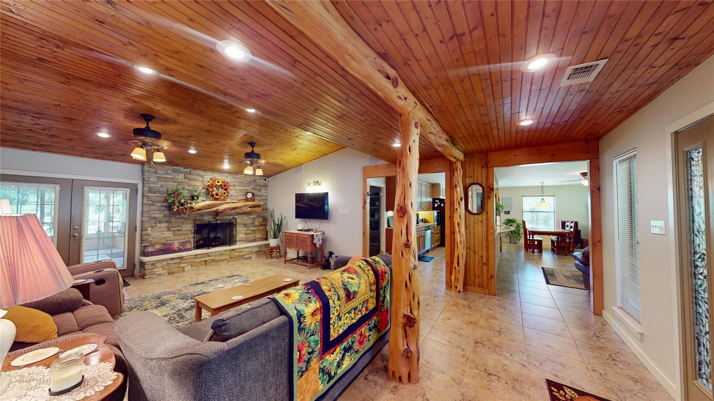 Single Family Residence For Sale in Mc Culloch County , 1115 W 12th Street, Brady, Texas 76825, 3 Bedroom, 2 Bathroom, 1 Garage spaces, 2,170 Sqft, built in 1975, mls#21363154, Real Estate Agent in Brady, Homes For Sale in Mc Culloch county, Homes For Sale in Brady, Realtor in Brady Texas, Real Estate Brokerage Independent Realty Texas, Luminita Cordes Realtor