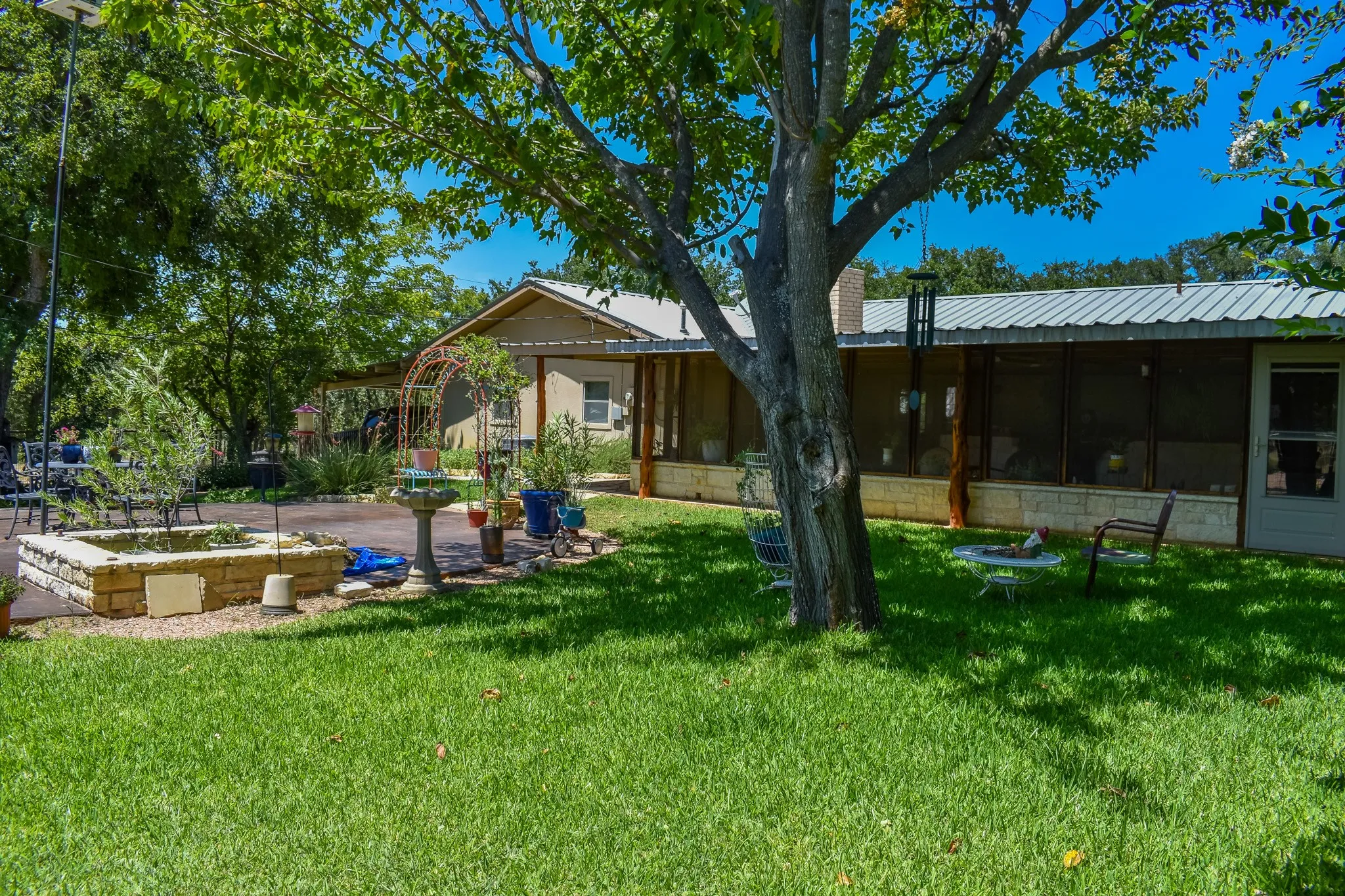 Single Family Residence For Sale in Mc Culloch County , 1115 W 12th Street, Brady, Texas 76825, 3 Bedroom, 2 Bathroom, 1 Garage spaces, 2,170 Sqft, built in 1975, mls#21363154, Real Estate Agent in Brady, Homes For Sale in Mc Culloch county, Homes For Sale in Brady, Realtor in Brady Texas, Real Estate Brokerage Independent Realty Texas, Luminita Cordes Realtor