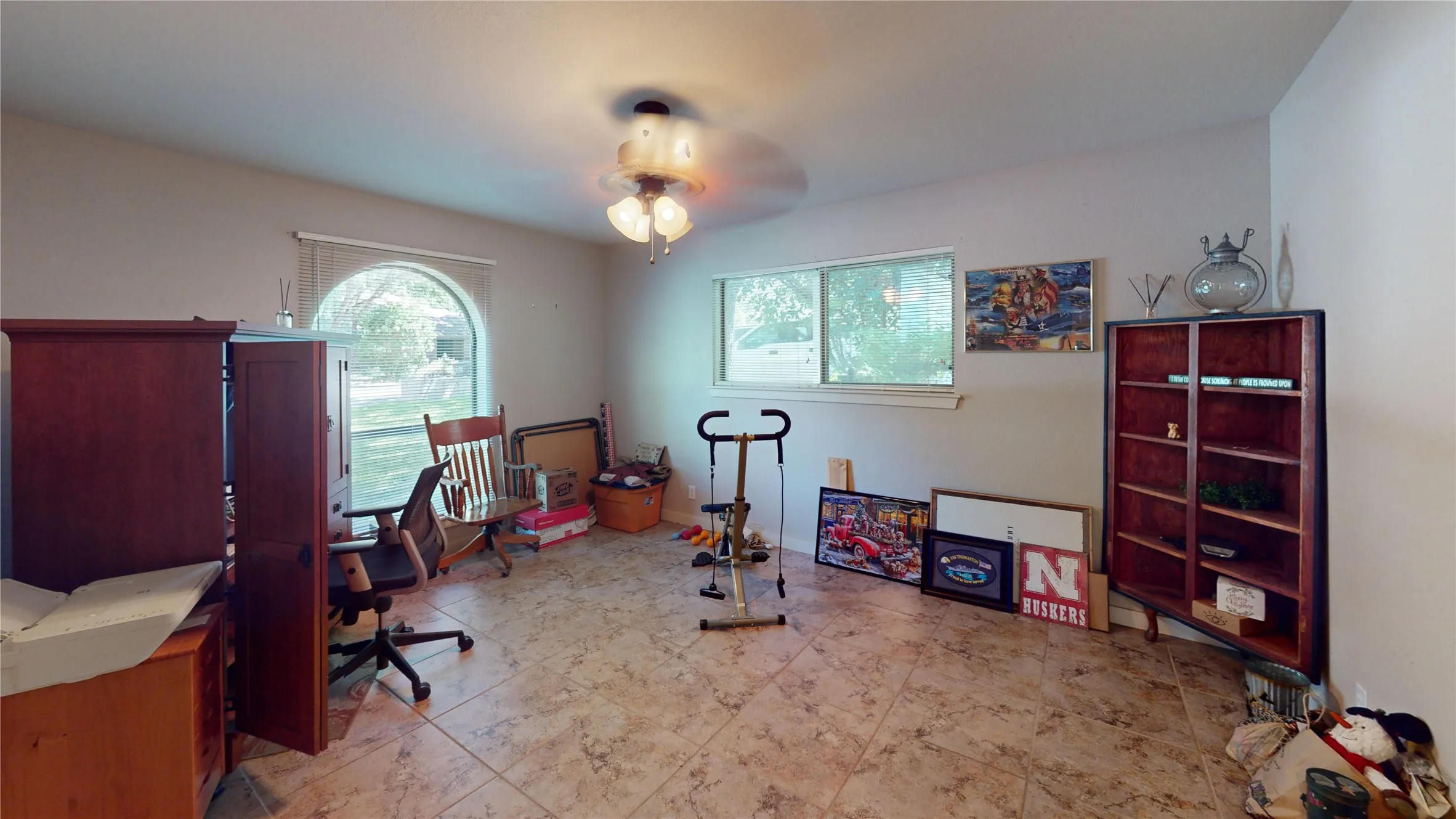 Single Family Residence For Sale in Mc Culloch County , 1115 W 12th Street, Brady, Texas 76825, 3 Bedroom, 2 Bathroom, 1 Garage spaces, 2,170 Sqft, built in 1975, mls#21363154, Real Estate Agent in Brady, Homes For Sale in Mc Culloch county, Homes For Sale in Brady, Realtor in Brady Texas, Real Estate Brokerage Independent Realty Texas, Luminita Cordes Realtor