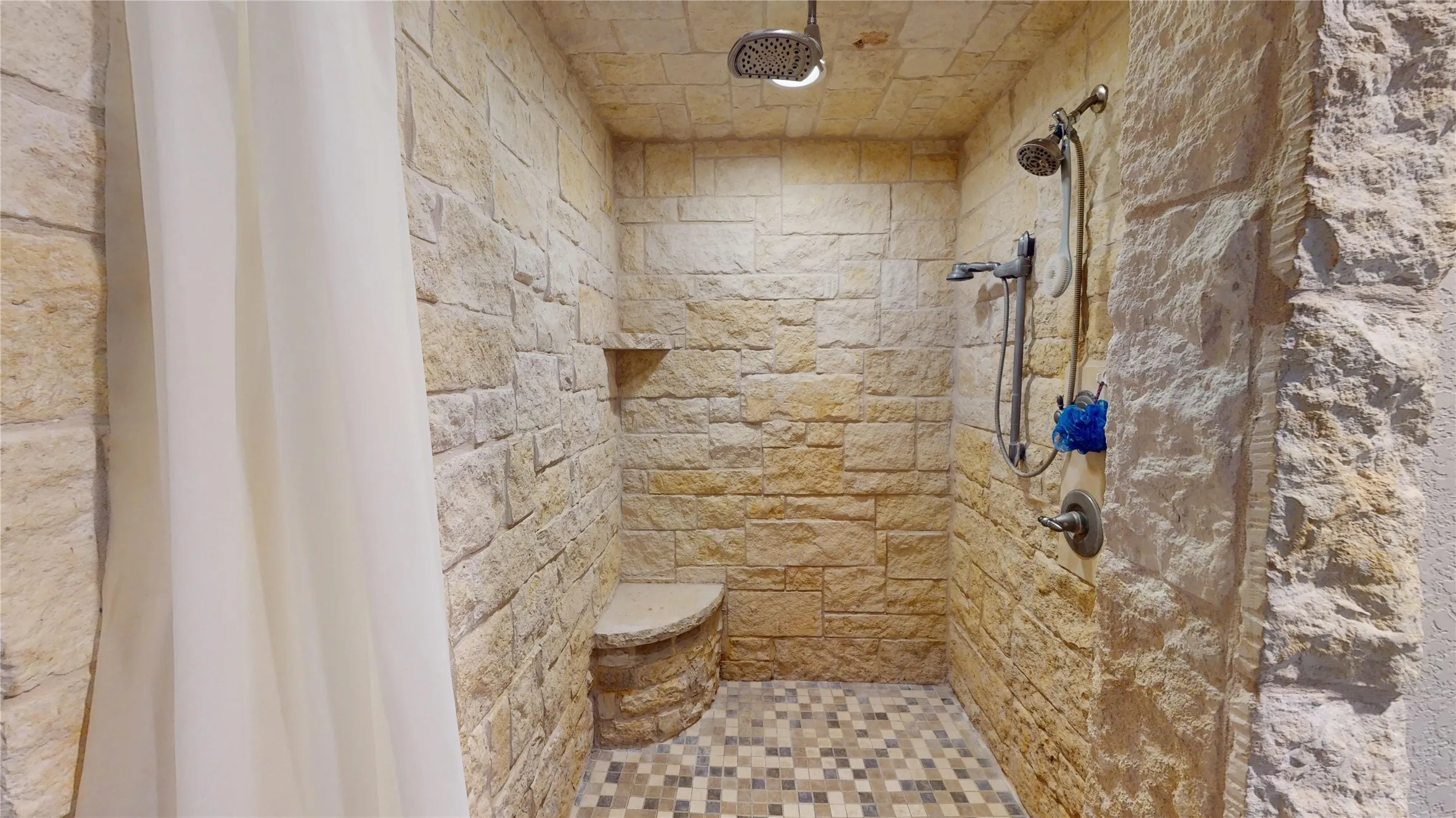 Single Family Residence For Sale in Mc Culloch County , 1115 W 12th Street, Brady, Texas 76825, 3 Bedroom, 2 Bathroom, 1 Garage spaces, 2,170 Sqft, built in 1975, mls#21363154, Real Estate Agent in Brady, Homes For Sale in Mc Culloch county, Homes For Sale in Brady, Realtor in Brady Texas, Real Estate Brokerage Independent Realty Texas, Luminita Cordes Realtor