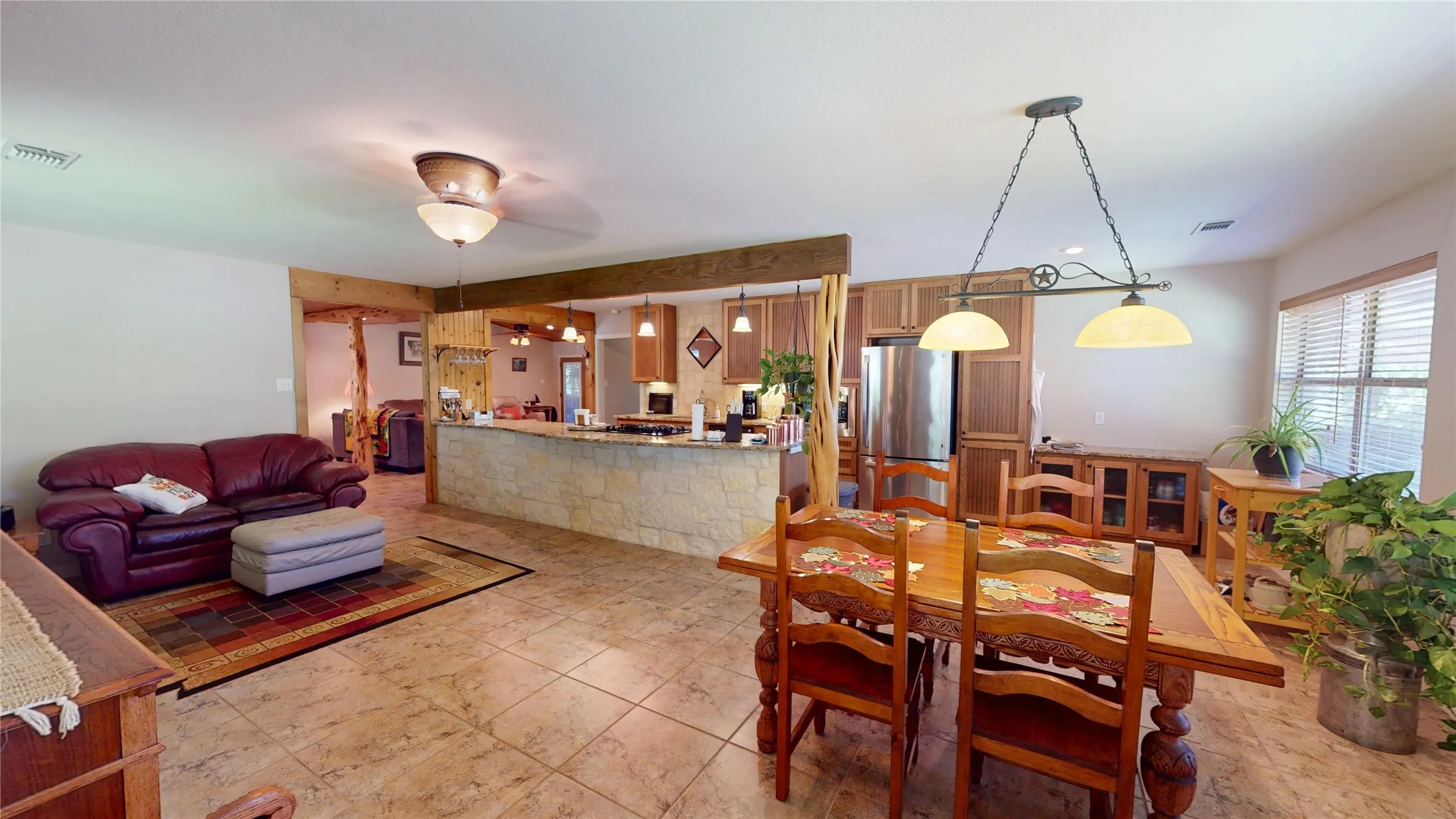 Single Family Residence For Sale in Mc Culloch County , 1115 W 12th Street, Brady, Texas 76825, 3 Bedroom, 2 Bathroom, 1 Garage spaces, 2,170 Sqft, built in 1975, mls#21363154, Real Estate Agent in Brady, Homes For Sale in Mc Culloch county, Homes For Sale in Brady, Realtor in Brady Texas, Real Estate Brokerage Independent Realty Texas, Luminita Cordes Realtor