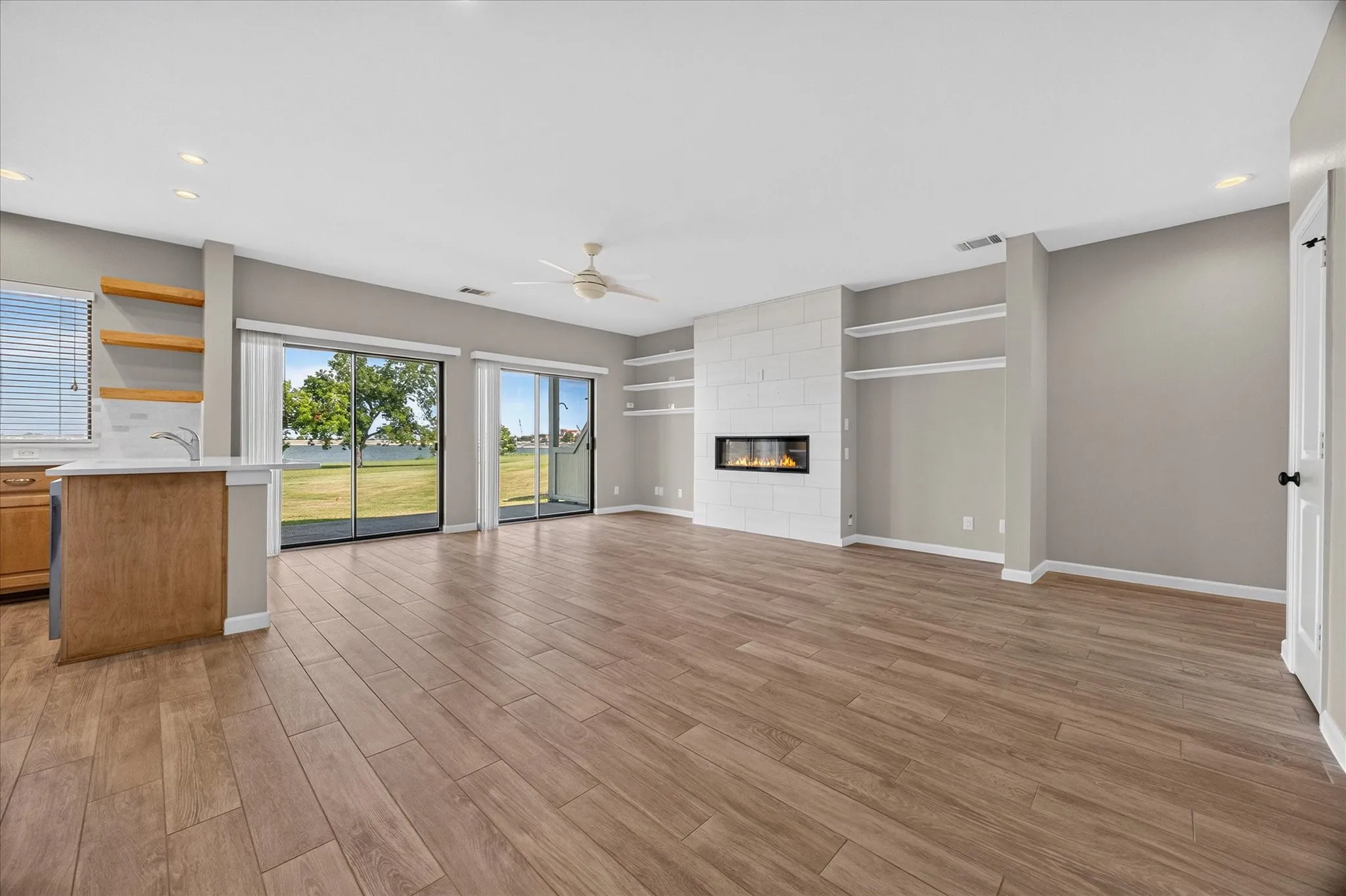 Condominium For Rent in Rockwall County , 1910 Signal Ridge Place, Rockwall, Texas 75032, 2 Bedroom, 2 Bathroom, Garage spaces, 1,222 Sqft, built in 1998, mls#21362824, Real Estate Agent in Rockwall, Homes For Rent in Rockwall county, Homes For Rent in Rockwall, Realtor in Rockwall Texas, Real Estate Brokerage Independent Realty Texas, Luminita Cordes Realtor