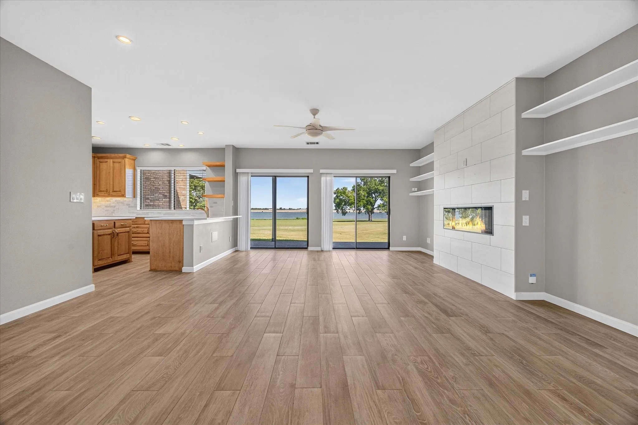 Condominium For Rent in Rockwall County , 1910 Signal Ridge Place, Rockwall, Texas 75032, 2 Bedroom, 2 Bathroom, Garage spaces, 1,222 Sqft, built in 1998, mls#21362824, Real Estate Agent in Rockwall, Homes For Rent in Rockwall county, Homes For Rent in Rockwall, Realtor in Rockwall Texas, Real Estate Brokerage Independent Realty Texas, Luminita Cordes Realtor