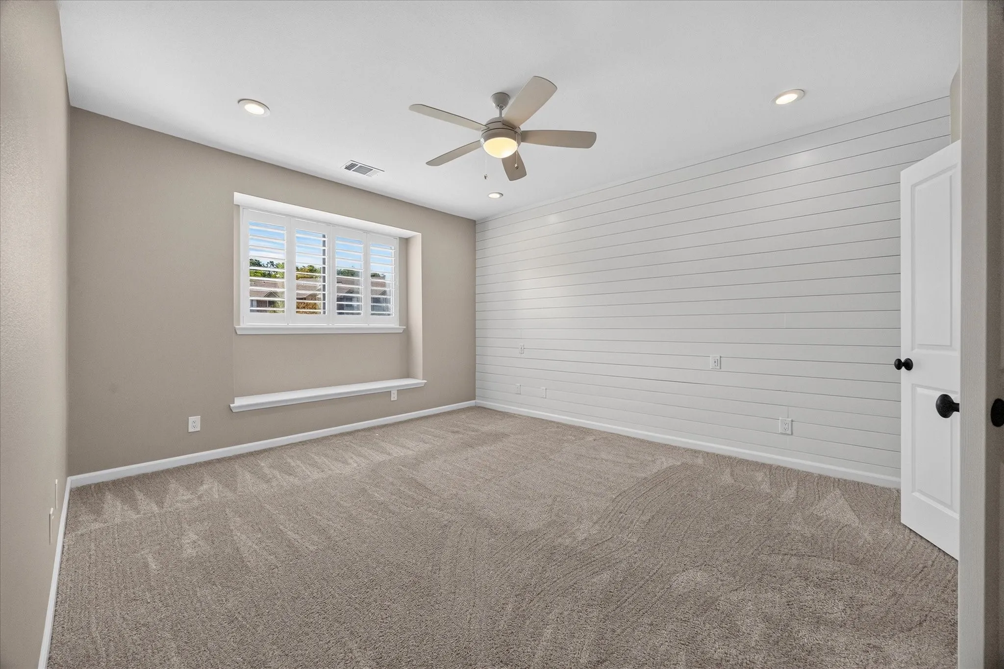 Condominium For Rent in Rockwall County , 1910 Signal Ridge Place, Rockwall, Texas 75032, 2 Bedroom, 2 Bathroom, Garage spaces, 1,222 Sqft, built in 1998, mls#21362824, Real Estate Agent in Rockwall, Homes For Rent in Rockwall county, Homes For Rent in Rockwall, Realtor in Rockwall Texas, Real Estate Brokerage Independent Realty Texas, Luminita Cordes Realtor