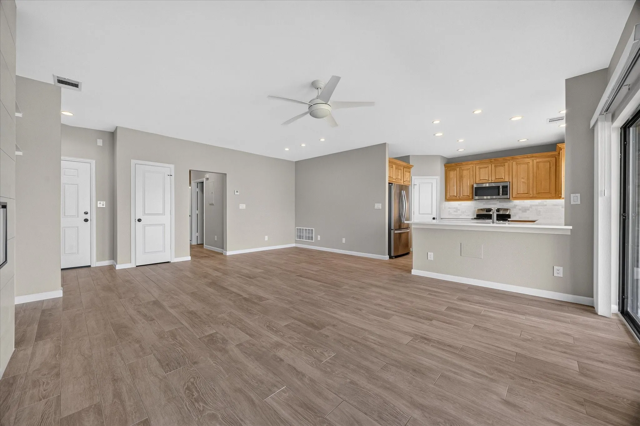 Condominium For Rent in Rockwall County , 1910 Signal Ridge Place, Rockwall, Texas 75032, 2 Bedroom, 2 Bathroom, Garage spaces, 1,222 Sqft, built in 1998, mls#21362824, Real Estate Agent in Rockwall, Homes For Rent in Rockwall county, Homes For Rent in Rockwall, Realtor in Rockwall Texas, Real Estate Brokerage Independent Realty Texas, Luminita Cordes Realtor