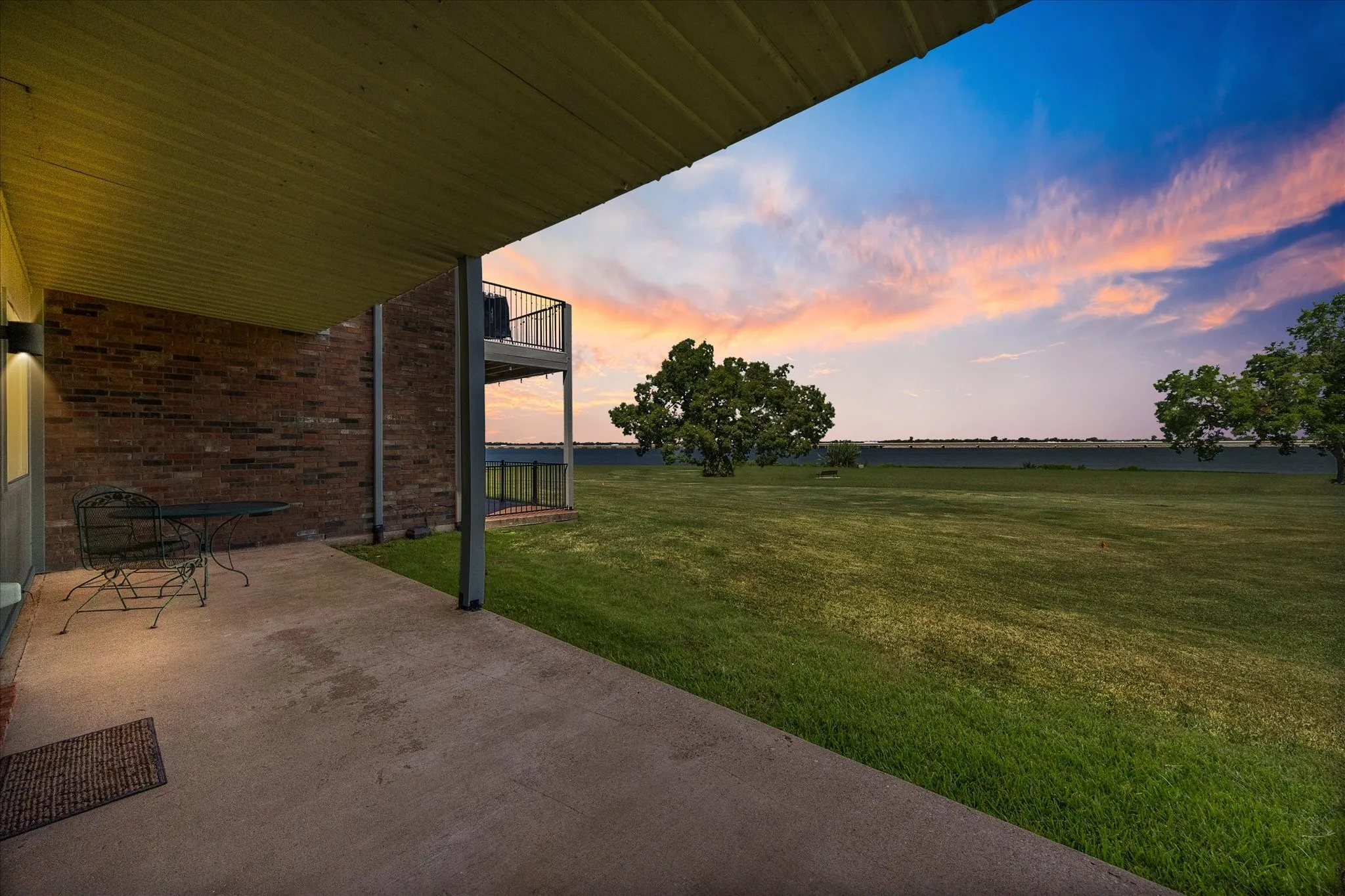 Condominium For Rent in Rockwall County , 1910 Signal Ridge Place, Rockwall, Texas 75032, 2 Bedroom, 2 Bathroom, Garage spaces, 1,222 Sqft, built in 1998, mls#21362824, Real Estate Agent in Rockwall, Homes For Rent in Rockwall county, Homes For Rent in Rockwall, Realtor in Rockwall Texas, Real Estate Brokerage Independent Realty Texas, Luminita Cordes Realtor