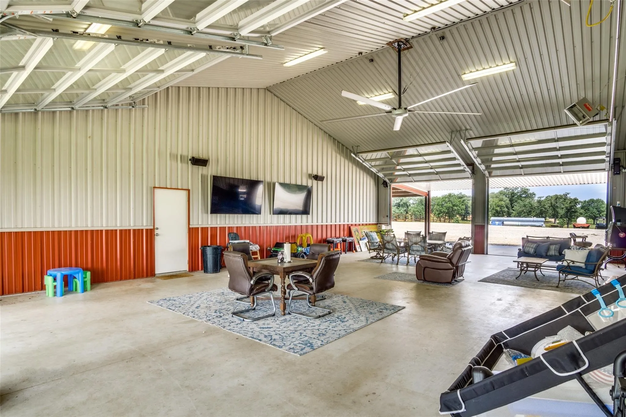 Farm For Sale in Wise County , 18345 Fm 920, Poolville, Texas 76487, 5 Bedroom, 3 Bathroom, 10 Garage spaces, 7,000 Sqft, built in 2015, Price $15,000,000, mls#21363332, Real Estate Agent in Poolville, Homes For Sale in Wise county, Homes For Sale in Poolville, Realtor in Poolville Texas, Real Estate Brokerage Independent Realty Texas, Luminita Cordes Realtor