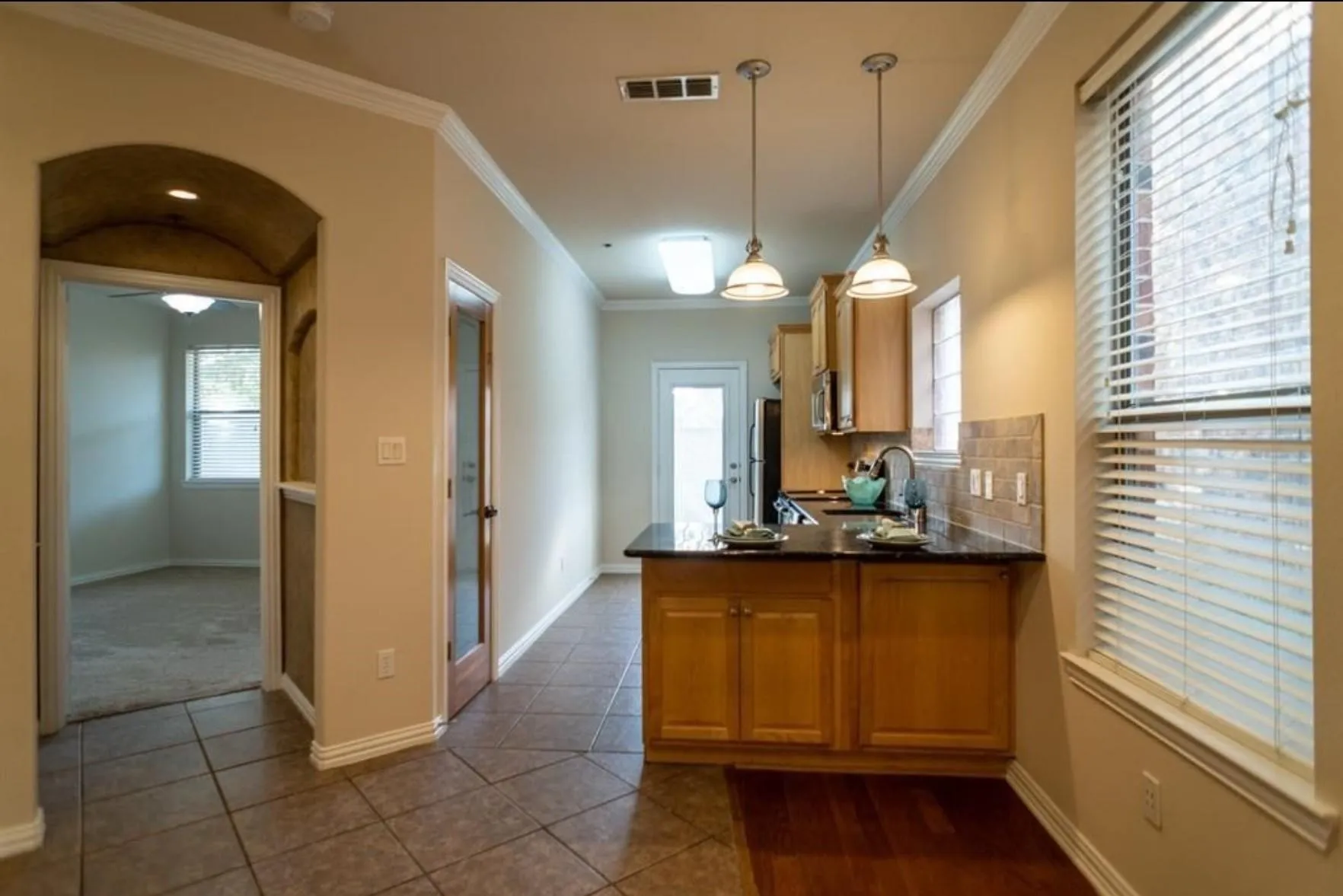 Single Family Residence For Rent in Tarrant County , 117 Corinna Court, Hurst, Texas 76053, 4 Bedroom, 3 Bathroom, 2 Garage spaces, 2,128 Sqft, built in 2006, mls#21363107, Real Estate Agent in Hurst, Homes For Rent in Tarrant county, Homes For Rent in Hurst, Realtor in Hurst Texas, Real Estate Brokerage Independent Realty Texas, Luminita Cordes Realtor
