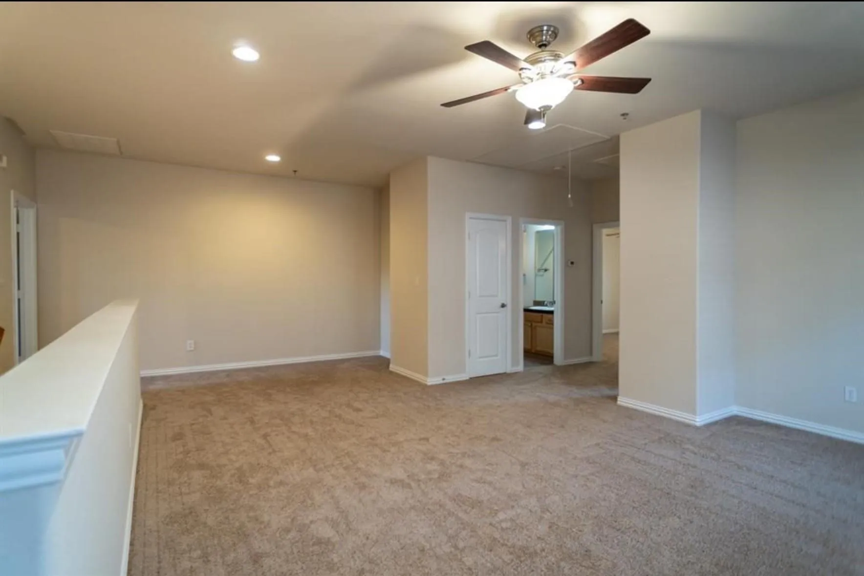 Single Family Residence For Rent in Tarrant County , 117 Corinna Court, Hurst, Texas 76053, 4 Bedroom, 3 Bathroom, 2 Garage spaces, 2,128 Sqft, built in 2006, mls#21363107, Real Estate Agent in Hurst, Homes For Rent in Tarrant county, Homes For Rent in Hurst, Realtor in Hurst Texas, Real Estate Brokerage Independent Realty Texas, Luminita Cordes Realtor