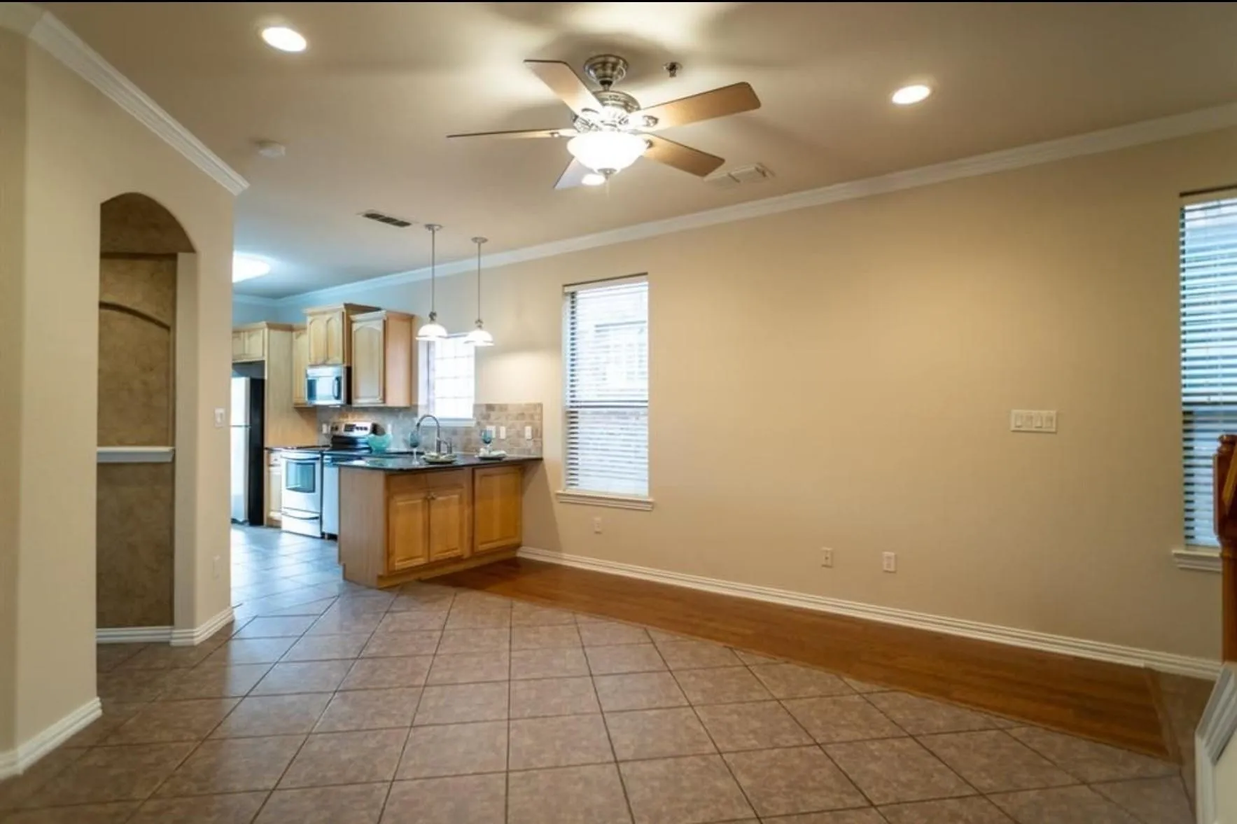 Single Family Residence For Rent in Tarrant County , 117 Corinna Court, Hurst, Texas 76053, 4 Bedroom, 3 Bathroom, 2 Garage spaces, 2,128 Sqft, built in 2006, mls#21363107, Real Estate Agent in Hurst, Homes For Rent in Tarrant county, Homes For Rent in Hurst, Realtor in Hurst Texas, Real Estate Brokerage Independent Realty Texas, Luminita Cordes Realtor