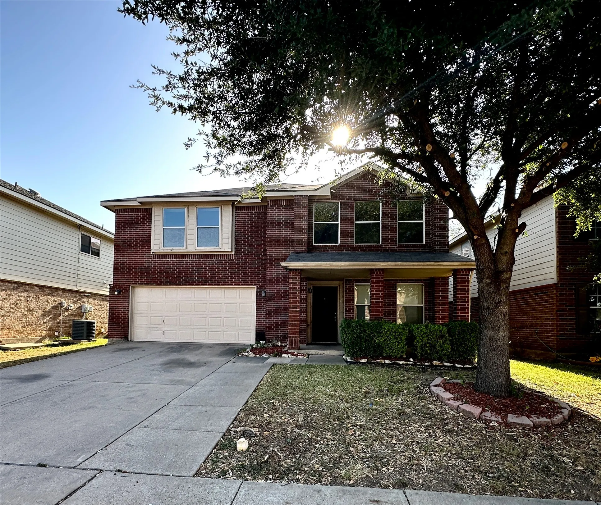 Single Family Residence For Rent in Tarrant County , 8520 Hawkview Drive, Fort Worth, Texas 76179, 4 Bedroom, 3 Bathroom, 2 Garage spaces, 3,382 Sqft, built in 2006, mls#21363367, Real Estate Agent in Fort Worth, Homes For Rent in Tarrant county, Homes For Rent in Fort Worth, Realtor in Fort Worth Texas, Real Estate Brokerage Independent Realty Texas, Luminita Cordes Realtor