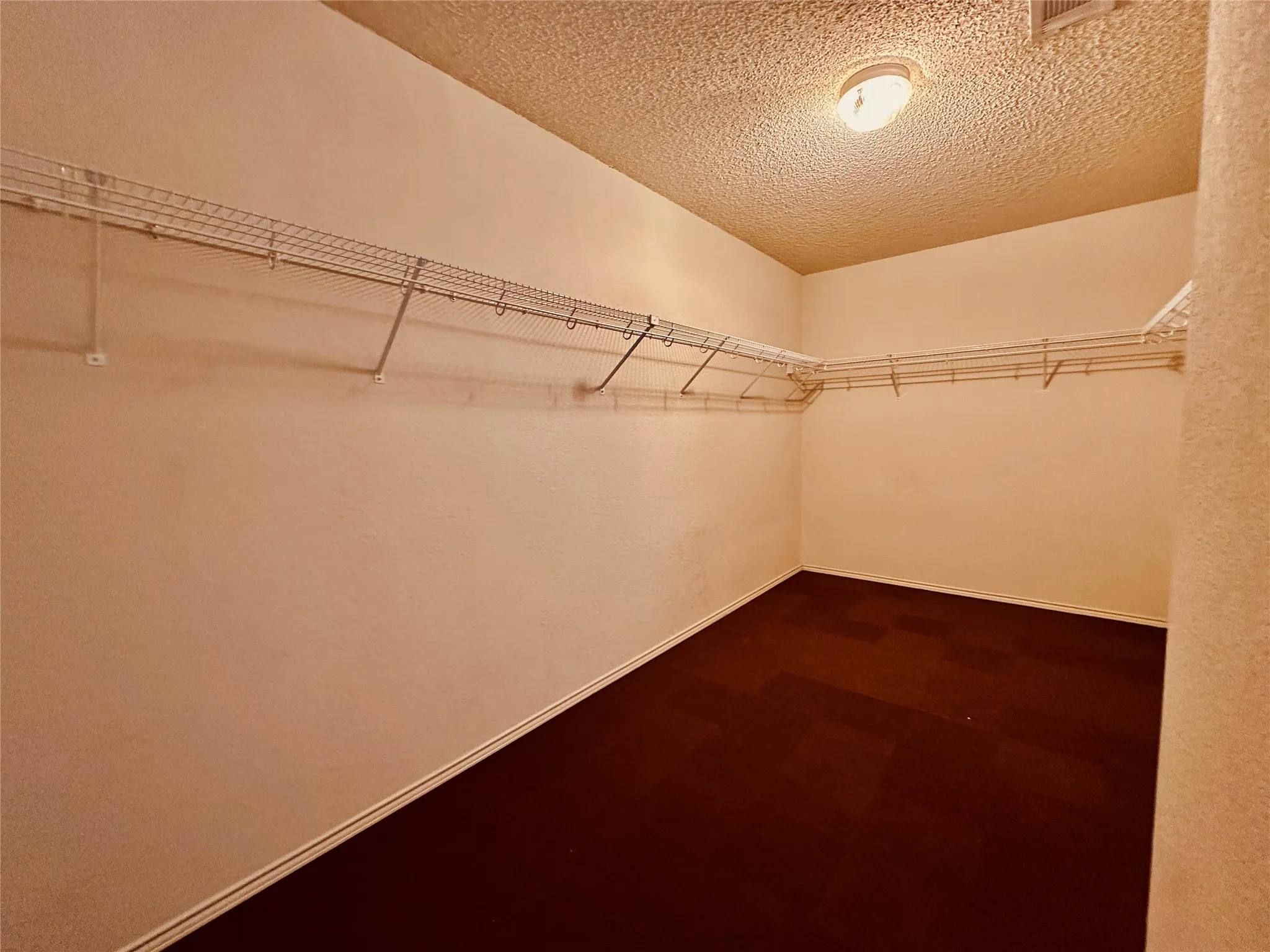 Single Family Residence For Rent in Tarrant County , 8520 Hawkview Drive, Fort Worth, Texas 76179, 4 Bedroom, 3 Bathroom, 2 Garage spaces, 3,382 Sqft, built in 2006, mls#21363367, Real Estate Agent in Fort Worth, Homes For Rent in Tarrant county, Homes For Rent in Fort Worth, Realtor in Fort Worth Texas, Real Estate Brokerage Independent Realty Texas, Luminita Cordes Realtor