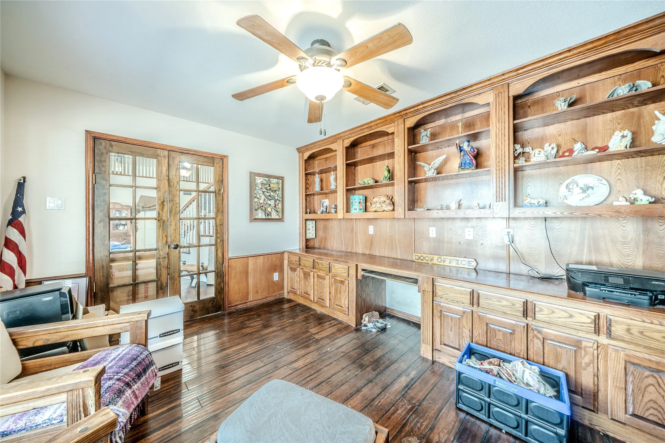 Single Family Residence For Sale in Tarrant County , 1202 Driftwood Drive, Euless, Texas 76040, 5 Bedroom, 4 Bathroom, 2 Garage spaces, 3,143 Sqft, built in 1962, mls#21361250, Real Estate Agent in Euless, Homes For Sale in Tarrant county, Homes For Sale in Euless, Realtor in Euless Texas, Real Estate Brokerage Independent Realty Texas, Luminita Cordes Realtor