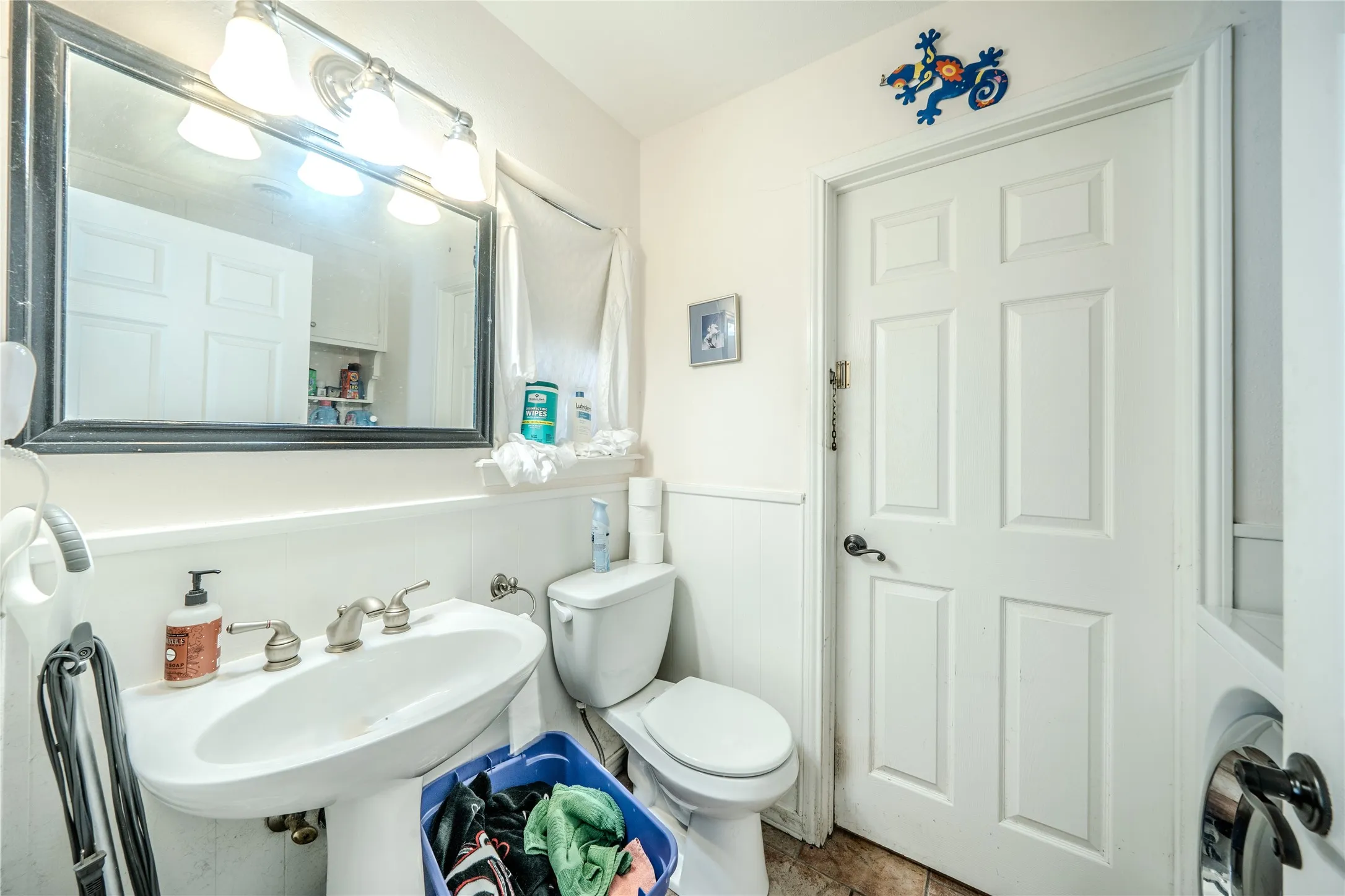 Single Family Residence For Sale in Tarrant County , 1202 Driftwood Drive, Euless, Texas 76040, 5 Bedroom, 4 Bathroom, 2 Garage spaces, 3,143 Sqft, built in 1962, mls#21361250, Real Estate Agent in Euless, Homes For Sale in Tarrant county, Homes For Sale in Euless, Realtor in Euless Texas, Real Estate Brokerage Independent Realty Texas, Luminita Cordes Realtor