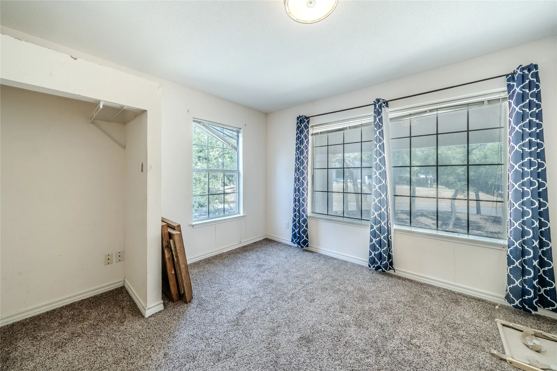 Single Family Residence For Sale in Tarrant County , 1202 Driftwood Drive, Euless, Texas 76040, 5 Bedroom, 4 Bathroom, 2 Garage spaces, 3,143 Sqft, built in 1962, mls#21361250, Real Estate Agent in Euless, Homes For Sale in Tarrant county, Homes For Sale in Euless, Realtor in Euless Texas, Real Estate Brokerage Independent Realty Texas, Luminita Cordes Realtor