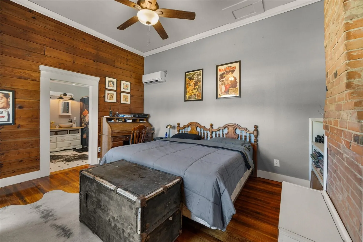 Single Family Residence For Sale in Wood County , 220 E Holley Street, Alba, Texas 75410, 2 Bedroom, 3 Bathroom, Garage spaces, 1,394 Sqft, built in 1950, mls#21363222, Real Estate Agent in Alba, Homes For Sale in Wood county, Homes For Sale in Alba, Realtor in Alba Texas, Real Estate Brokerage Independent Realty Texas, Luminita Cordes Realtor
