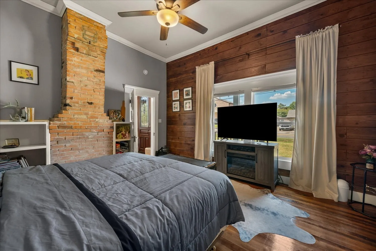 Single Family Residence For Sale in Wood County , 220 E Holley Street, Alba, Texas 75410, 2 Bedroom, 3 Bathroom, Garage spaces, 1,394 Sqft, built in 1950, mls#21363222, Real Estate Agent in Alba, Homes For Sale in Wood county, Homes For Sale in Alba, Realtor in Alba Texas, Real Estate Brokerage Independent Realty Texas, Luminita Cordes Realtor