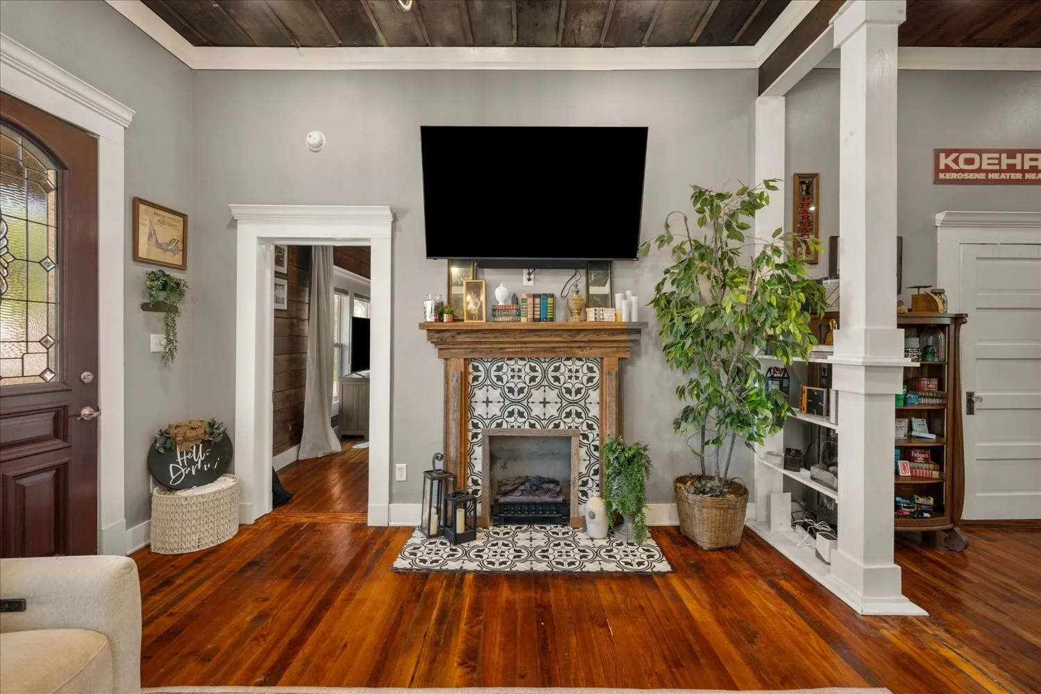 Single Family Residence For Sale in Wood County , 220 E Holley Street, Alba, Texas 75410, 2 Bedroom, 3 Bathroom, Garage spaces, 1,394 Sqft, built in 1950, mls#21363222, Real Estate Agent in Alba, Homes For Sale in Wood county, Homes For Sale in Alba, Realtor in Alba Texas, Real Estate Brokerage Independent Realty Texas, Luminita Cordes Realtor