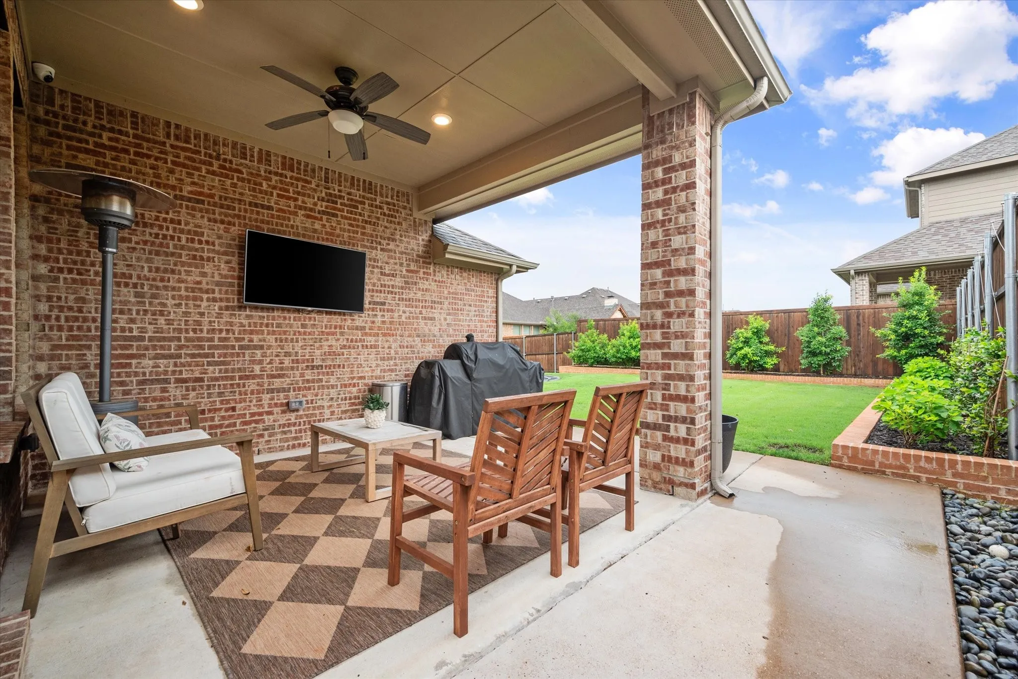 Single Family Residence For Rent in Collin County , 2204 Saratoga Drive, Melissa, Texas 75454, 3 Bedroom, 2 Bathroom, 2 Garage spaces, 2,187 Sqft, built in 2018, mls#21362839, Real Estate Agent in Melissa, Homes For Rent in Collin county, Homes For Rent in Melissa, Realtor in Melissa Texas, Real Estate Brokerage Independent Realty Texas, Luminita Cordes Realtor