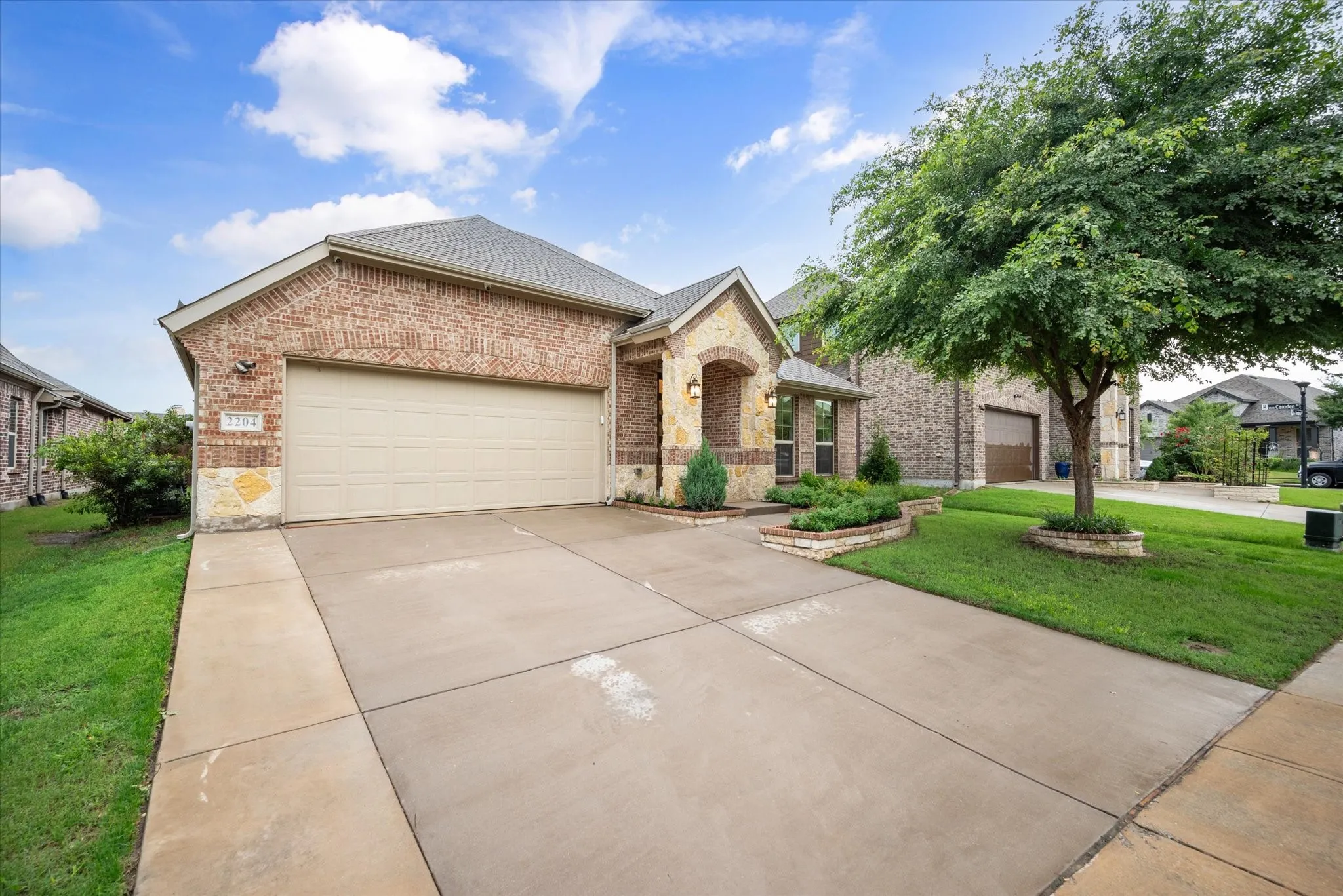 Single Family Residence For Rent in Collin County , 2204 Saratoga Drive, Melissa, Texas 75454, 3 Bedroom, 2 Bathroom, 2 Garage spaces, 2,187 Sqft, built in 2018, mls#21362839, Real Estate Agent in Melissa, Homes For Rent in Collin county, Homes For Rent in Melissa, Realtor in Melissa Texas, Real Estate Brokerage Independent Realty Texas, Luminita Cordes Realtor