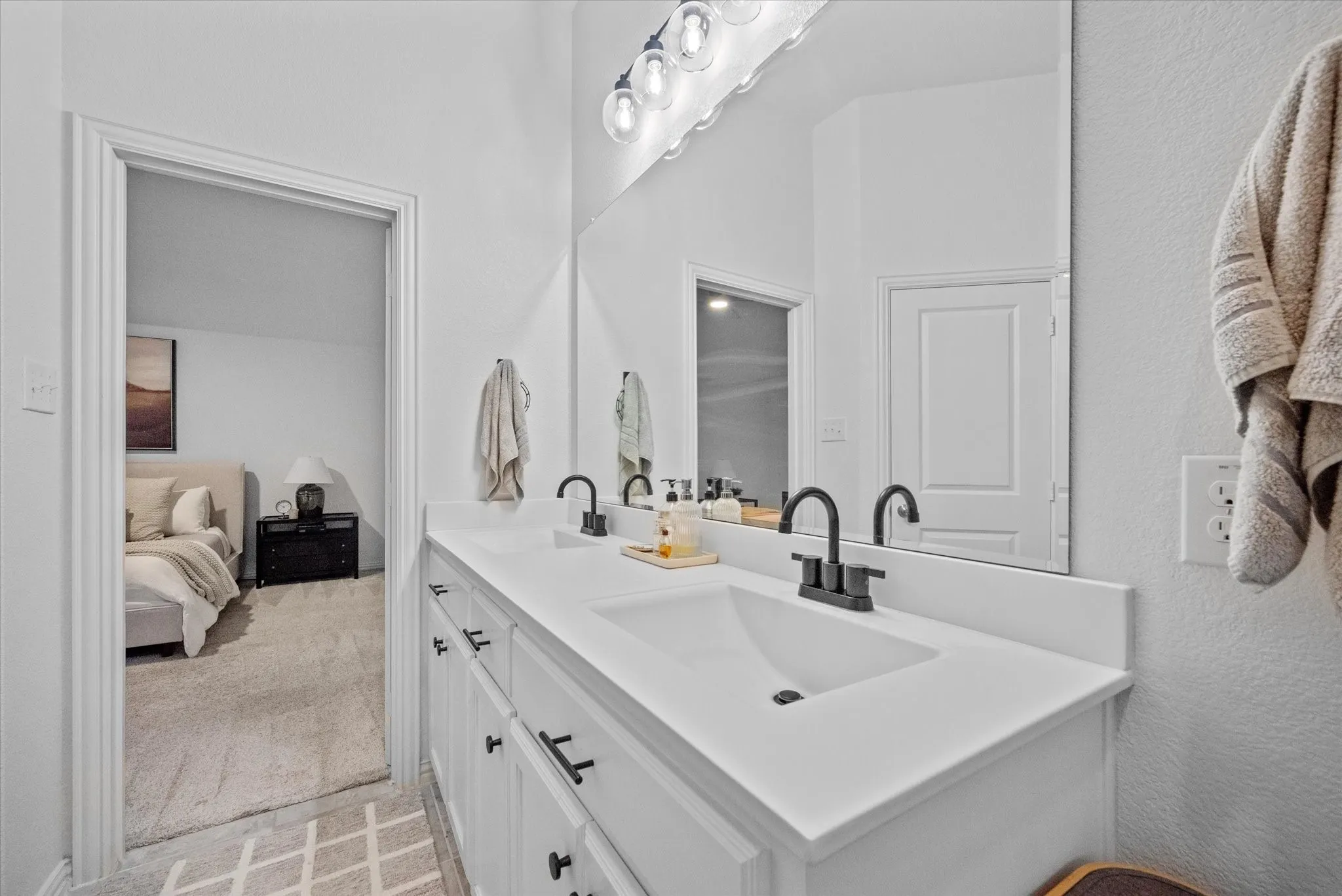 Single Family Residence For Rent in Collin County , 2204 Saratoga Drive, Melissa, Texas 75454, 3 Bedroom, 2 Bathroom, 2 Garage spaces, 2,187 Sqft, built in 2018, mls#21362839, Real Estate Agent in Melissa, Homes For Rent in Collin county, Homes For Rent in Melissa, Realtor in Melissa Texas, Real Estate Brokerage Independent Realty Texas, Luminita Cordes Realtor