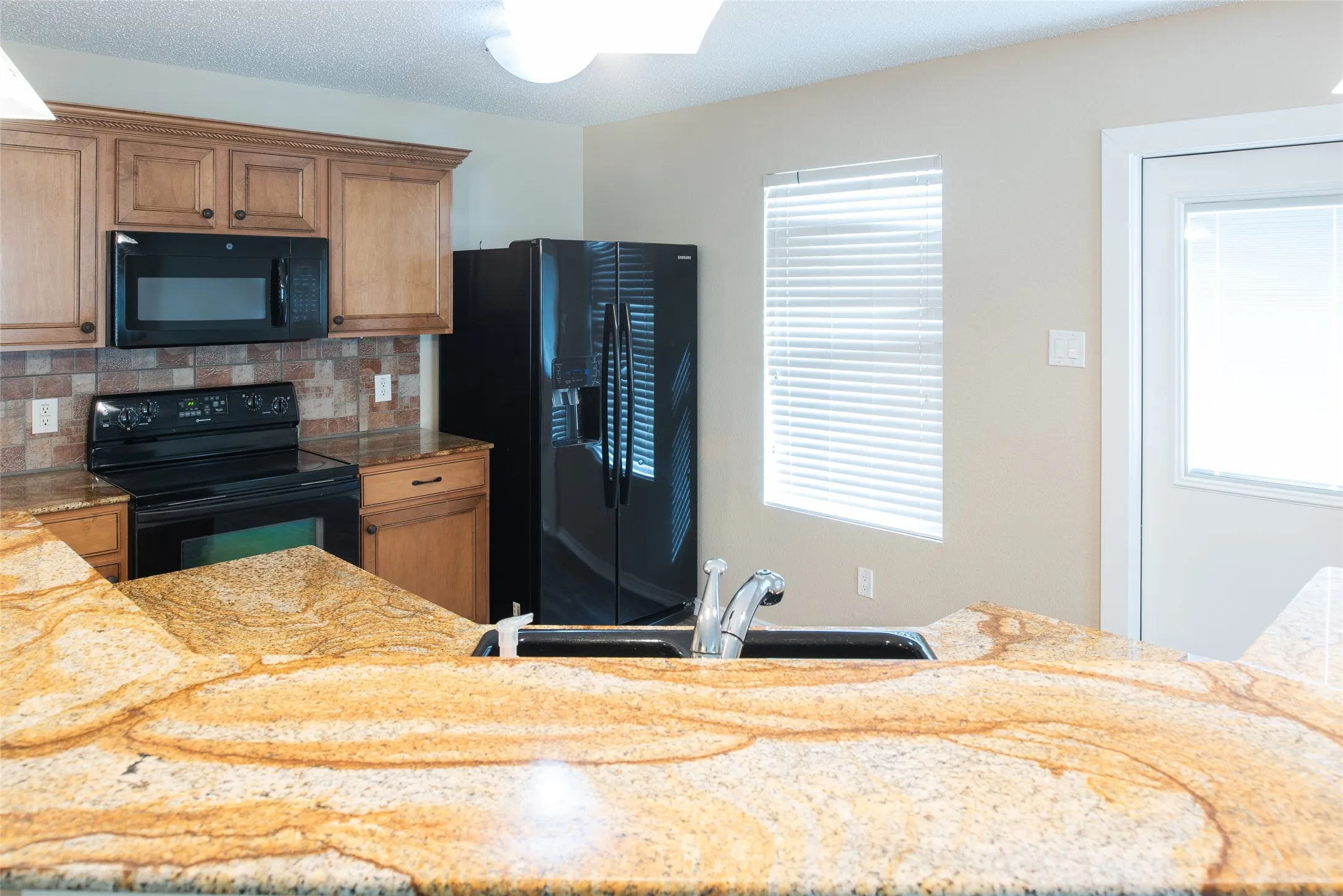 Single Family Residence For Sale in Collin County , 9801 George Bush Drive, Mc Kinney, Texas 75072, 3 Bedroom, 2 Bathroom, 2 Garage spaces, 1,848 Sqft, built in 2004, mls#21362624, Real Estate Agent in Mc Kinney, Homes For Sale in Collin county, Homes For Sale in Mc Kinney, Realtor in Mc Kinney Texas, Real Estate Brokerage Independent Realty Texas, Luminita Cordes Realtor