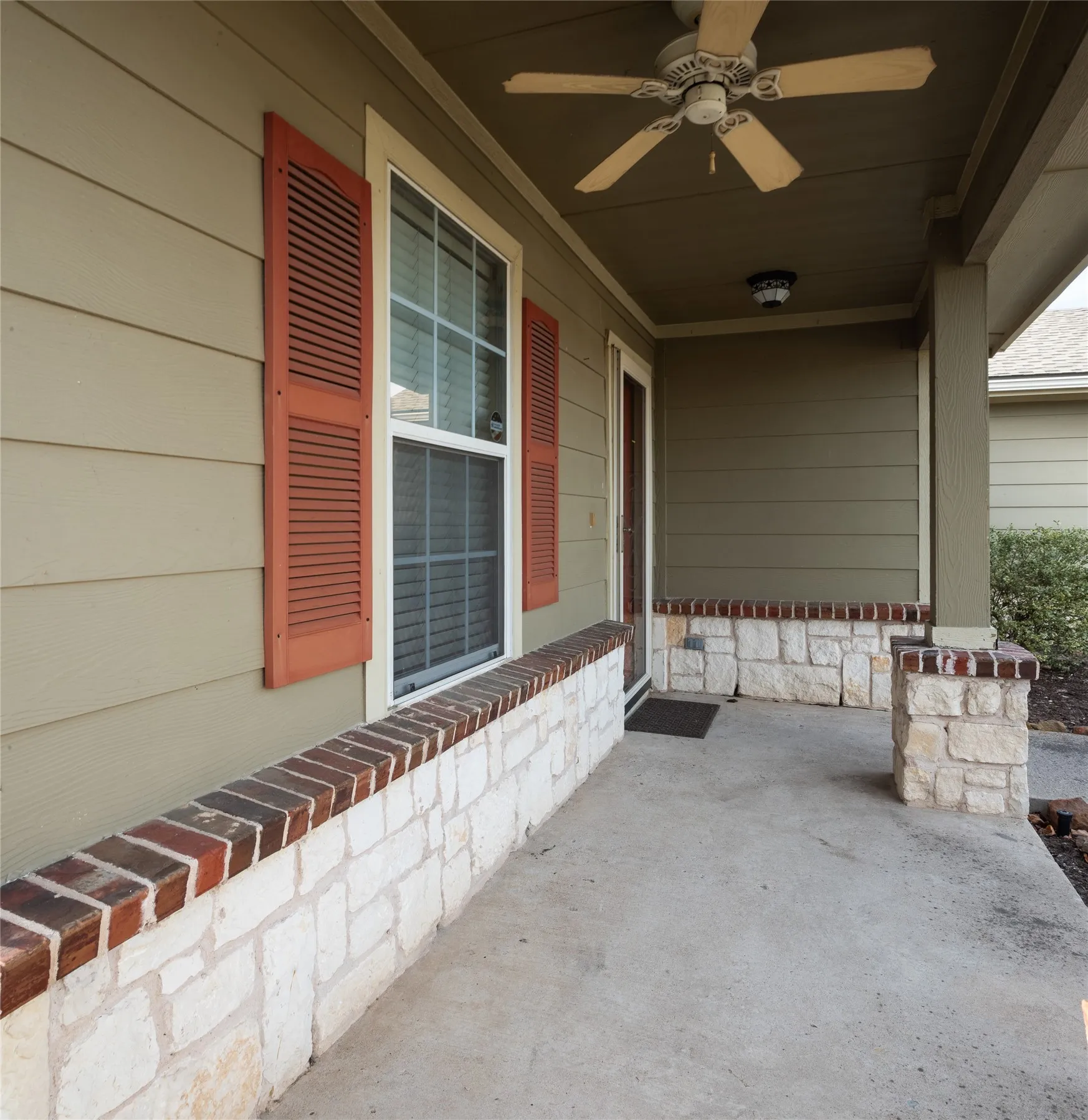 Single Family Residence For Sale in Collin County , 9801 George Bush Drive, Mc Kinney, Texas 75072, 3 Bedroom, 2 Bathroom, 2 Garage spaces, 1,848 Sqft, built in 2004, mls#21362624, Real Estate Agent in Mc Kinney, Homes For Sale in Collin county, Homes For Sale in Mc Kinney, Realtor in Mc Kinney Texas, Real Estate Brokerage Independent Realty Texas, Luminita Cordes Realtor
