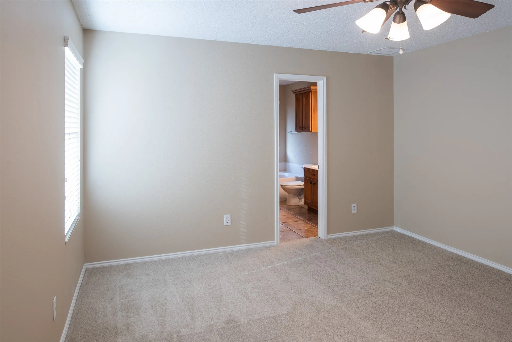 Single Family Residence For Sale in Collin County , 9801 George Bush Drive, Mc Kinney, Texas 75072, 3 Bedroom, 2 Bathroom, 2 Garage spaces, 1,848 Sqft, built in 2004, mls#21362624, Real Estate Agent in Mc Kinney, Homes For Sale in Collin county, Homes For Sale in Mc Kinney, Realtor in Mc Kinney Texas, Real Estate Brokerage Independent Realty Texas, Luminita Cordes Realtor