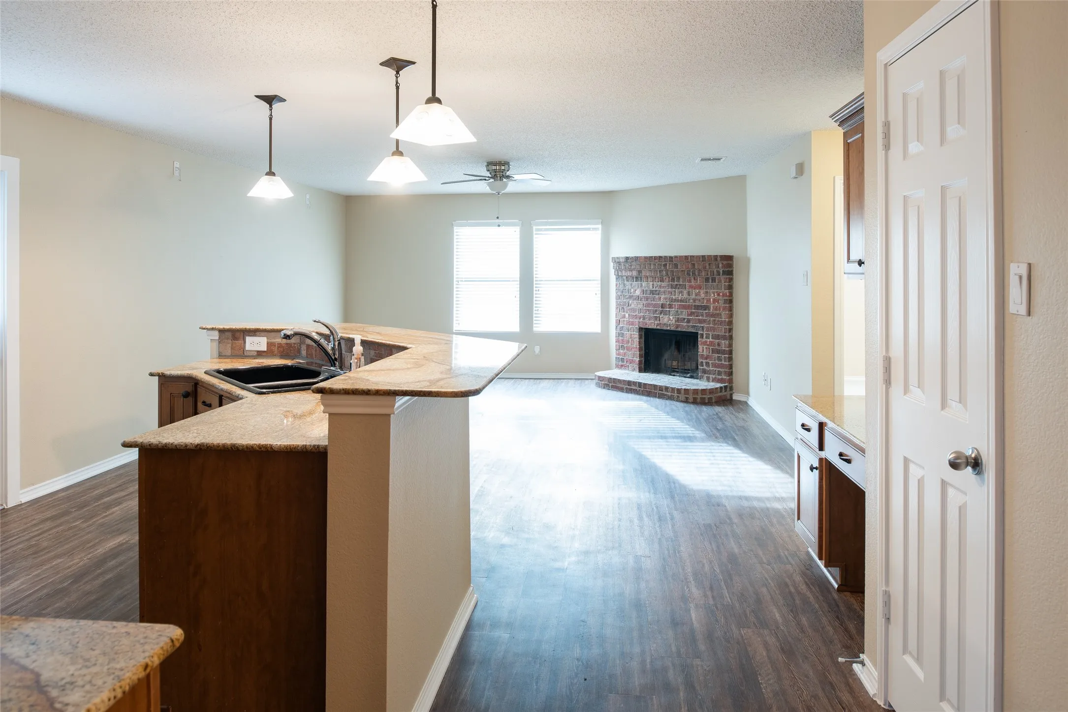 Single Family Residence For Sale in Collin County , 9801 George Bush Drive, Mc Kinney, Texas 75072, 3 Bedroom, 2 Bathroom, 2 Garage spaces, 1,848 Sqft, built in 2004, mls#21362624, Real Estate Agent in Mc Kinney, Homes For Sale in Collin county, Homes For Sale in Mc Kinney, Realtor in Mc Kinney Texas, Real Estate Brokerage Independent Realty Texas, Luminita Cordes Realtor