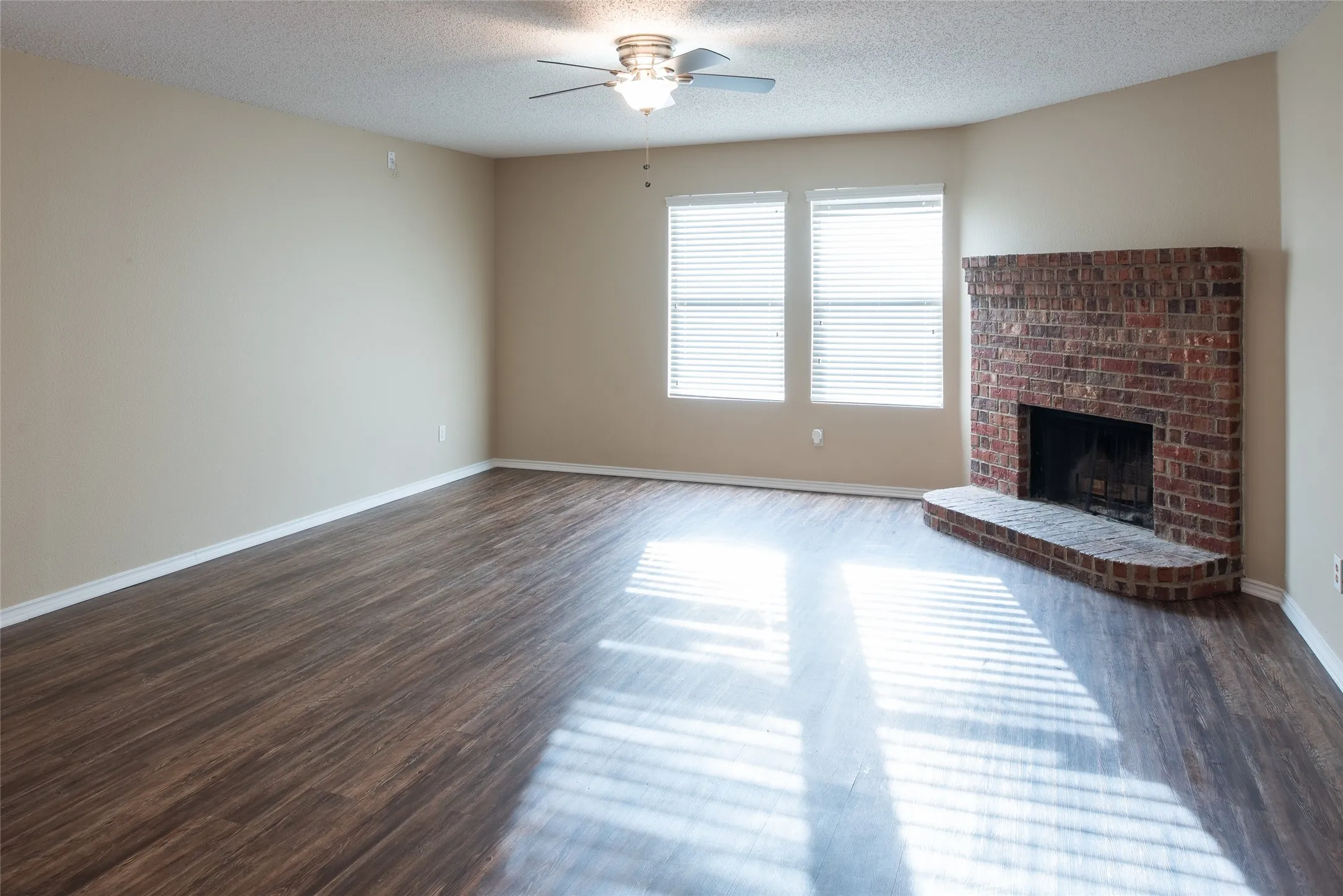 Single Family Residence For Sale in Collin County , 9801 George Bush Drive, Mc Kinney, Texas 75072, 3 Bedroom, 2 Bathroom, 2 Garage spaces, 1,848 Sqft, built in 2004, mls#21362624, Real Estate Agent in Mc Kinney, Homes For Sale in Collin county, Homes For Sale in Mc Kinney, Realtor in Mc Kinney Texas, Real Estate Brokerage Independent Realty Texas, Luminita Cordes Realtor
