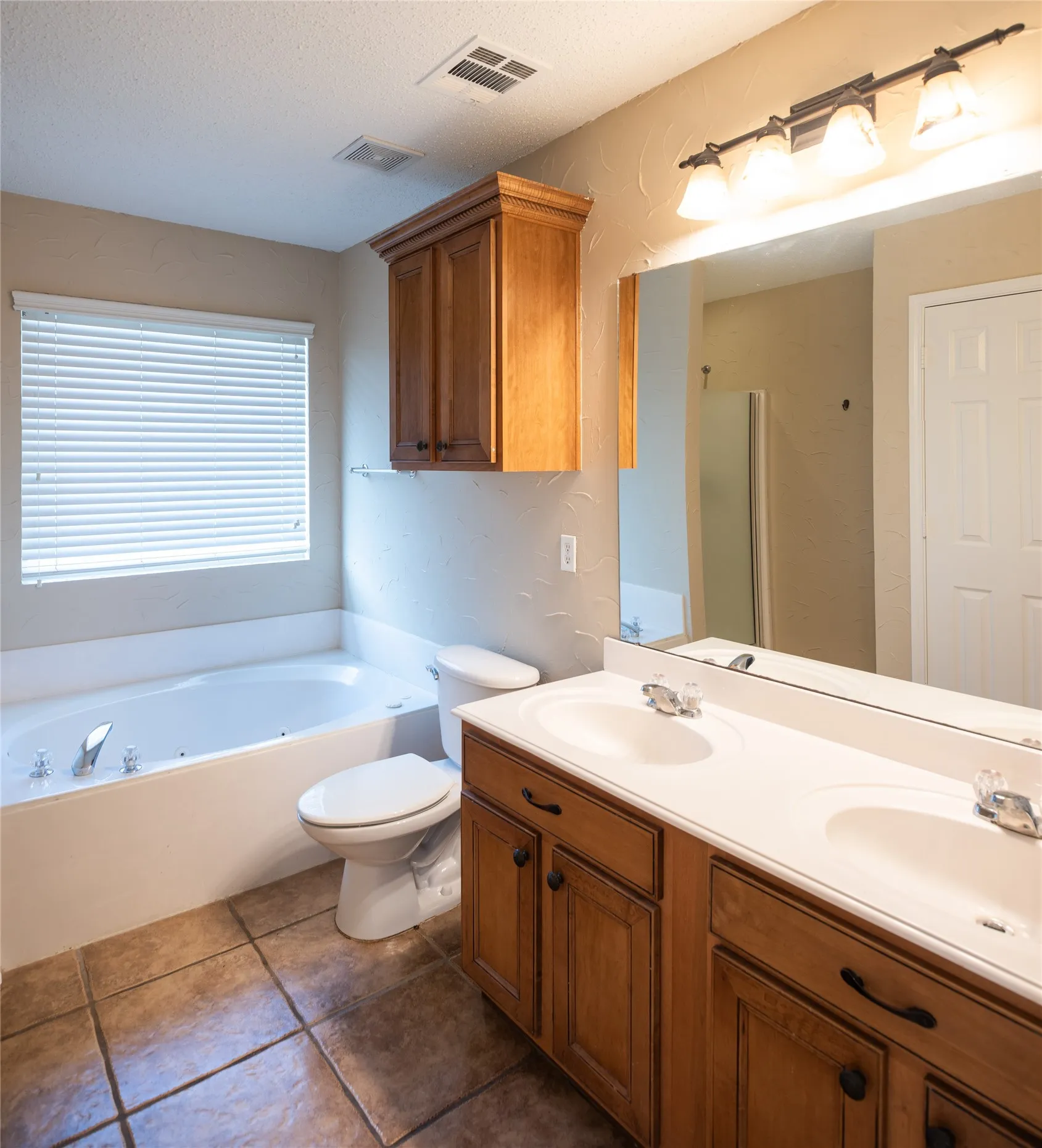 Single Family Residence For Sale in Collin County , 9801 George Bush Drive, Mc Kinney, Texas 75072, 3 Bedroom, 2 Bathroom, 2 Garage spaces, 1,848 Sqft, built in 2004, mls#21362624, Real Estate Agent in Mc Kinney, Homes For Sale in Collin county, Homes For Sale in Mc Kinney, Realtor in Mc Kinney Texas, Real Estate Brokerage Independent Realty Texas, Luminita Cordes Realtor