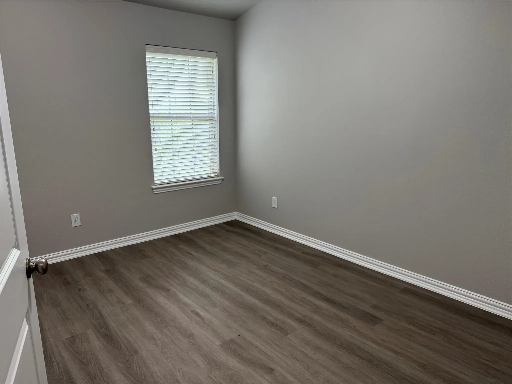 Townhouse For Rent in Dallas County , 1444 Chase Lane, Irving, Texas 75063, 4 Bedroom, 4 Bathroom, 2 Garage spaces, 2,241 Sqft, built in 2005, mls#21363380, Real Estate Agent in Irving, Homes For Rent in Dallas county, Homes For Rent in Irving, Realtor in Irving Texas, Real Estate Brokerage Independent Realty Texas, Luminita Cordes Realtor