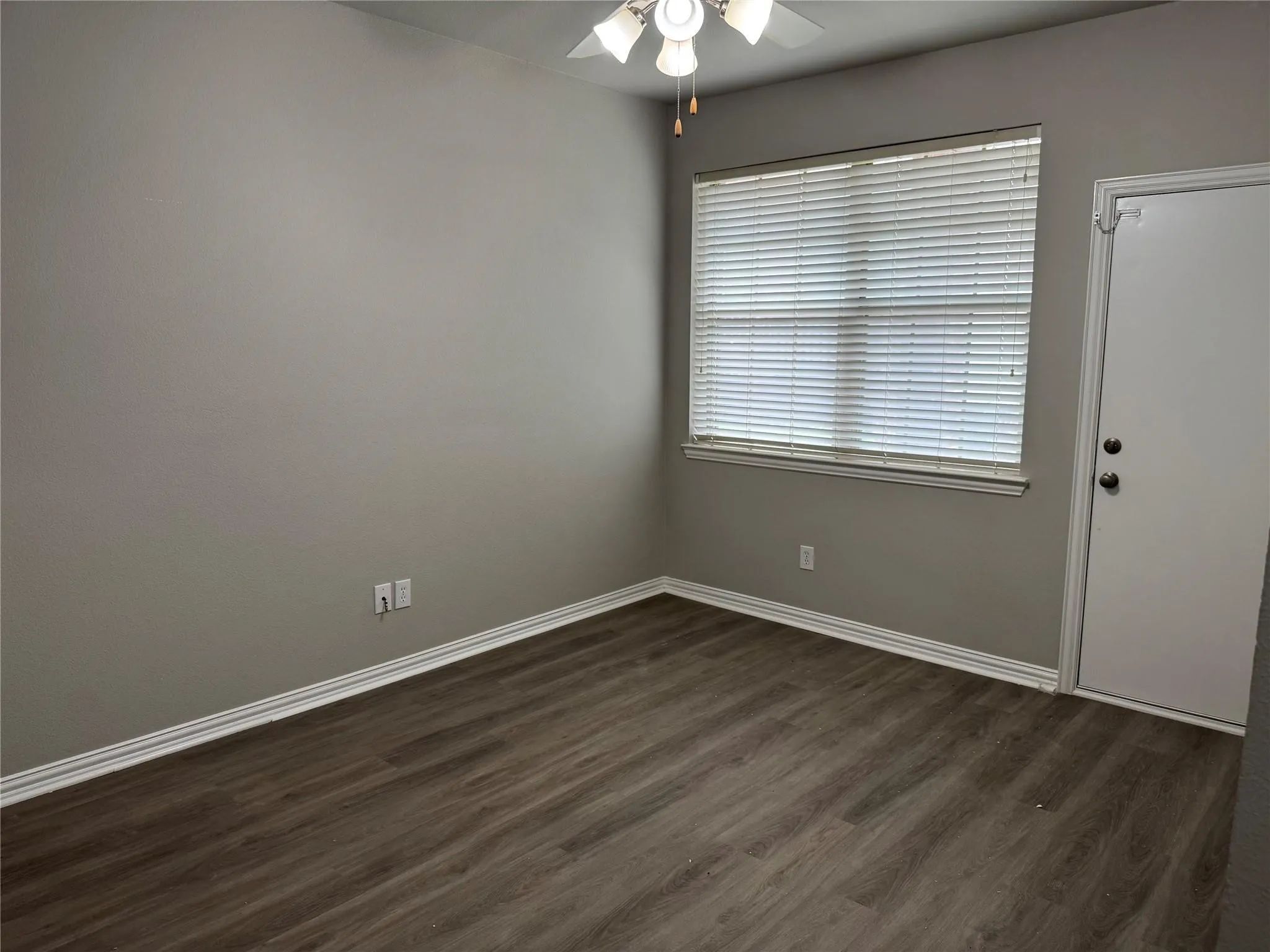 Townhouse For Rent in Dallas County , 1444 Chase Lane, Irving, Texas 75063, 4 Bedroom, 4 Bathroom, 2 Garage spaces, 2,241 Sqft, built in 2005, mls#21363380, Real Estate Agent in Irving, Homes For Rent in Dallas county, Homes For Rent in Irving, Realtor in Irving Texas, Real Estate Brokerage Independent Realty Texas, Luminita Cordes Realtor