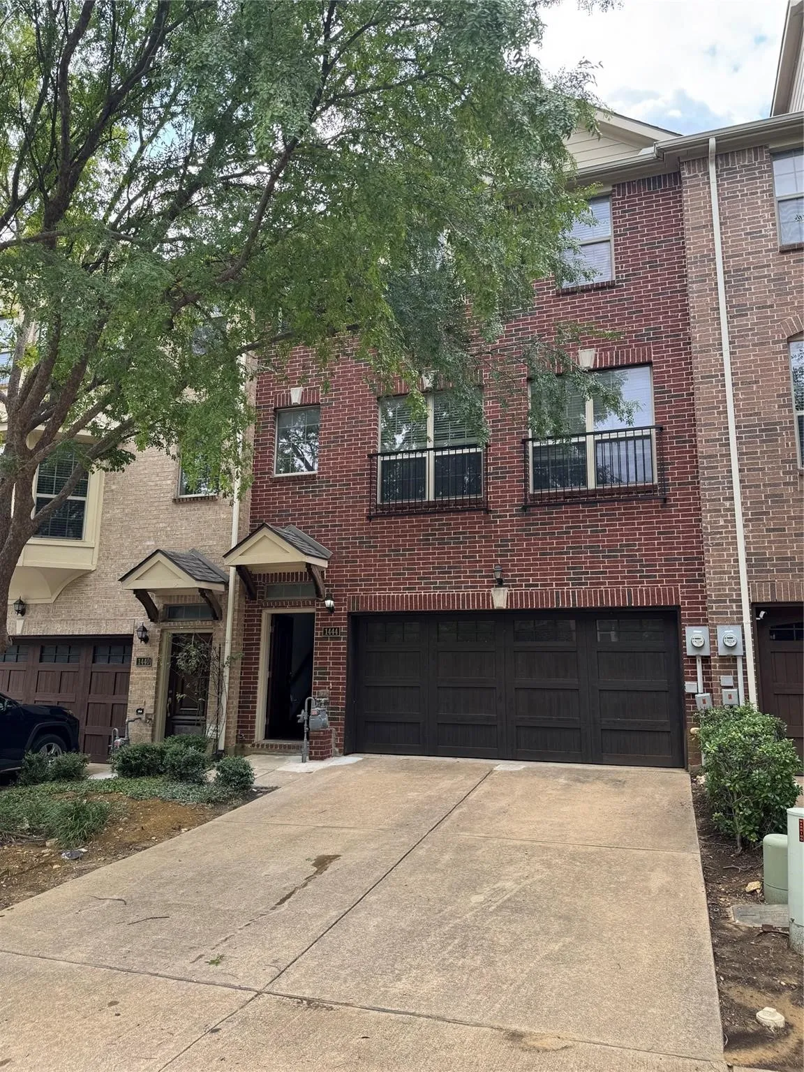 Townhouse For Rent in Dallas County , 1444 Chase Lane, Irving, Texas 75063, 4 Bedroom, 4 Bathroom, 2 Garage spaces, 2,241 Sqft, built in 2005, mls#21363380, Real Estate Agent in Irving, Homes For Rent in Dallas county, Homes For Rent in Irving, Realtor in Irving Texas, Real Estate Brokerage Independent Realty Texas, Luminita Cordes Realtor