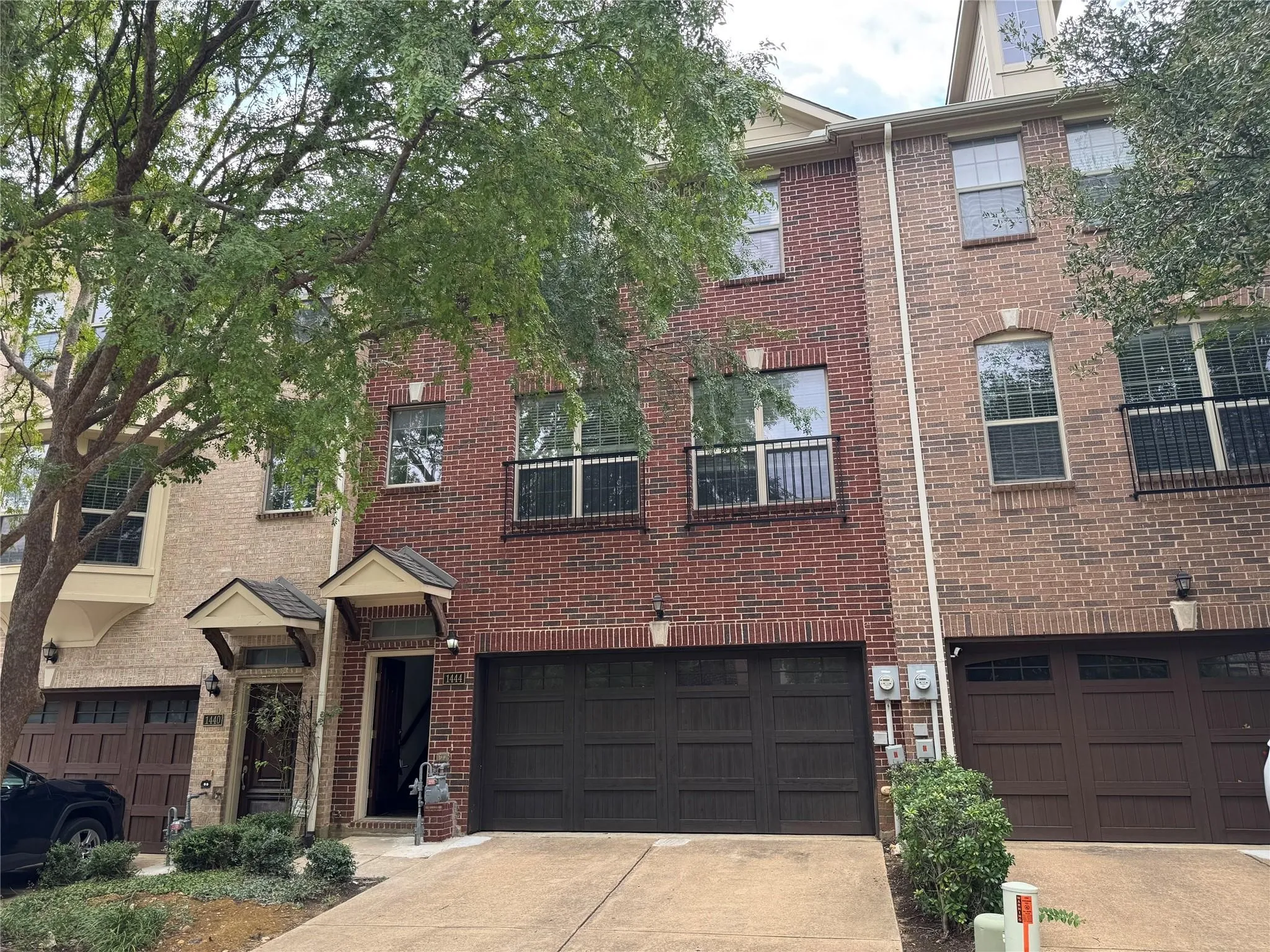 Townhouse For Rent in Dallas County , 1444 Chase Lane, Irving, Texas 75063, 4 Bedroom, 4 Bathroom, 2 Garage spaces, 2,241 Sqft, built in 2005, mls#21363380, Real Estate Agent in Irving, Homes For Rent in Dallas county, Homes For Rent in Irving, Realtor in Irving Texas, Real Estate Brokerage Independent Realty Texas, Luminita Cordes Realtor