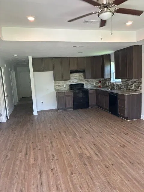Single Family Residence For Rent in Hunt County , 1702 Clark Street, Commerce, Texas 75428, 3 Bedroom, 2 Bathroom, Garage spaces, 1,256 Sqft, built in 2023, mls#21363384, Real Estate Agent in Commerce, Homes For Rent in Hunt county, Homes For Rent in Commerce, Realtor in Commerce Texas, Real Estate Brokerage Independent Realty Texas, Luminita Cordes Realtor